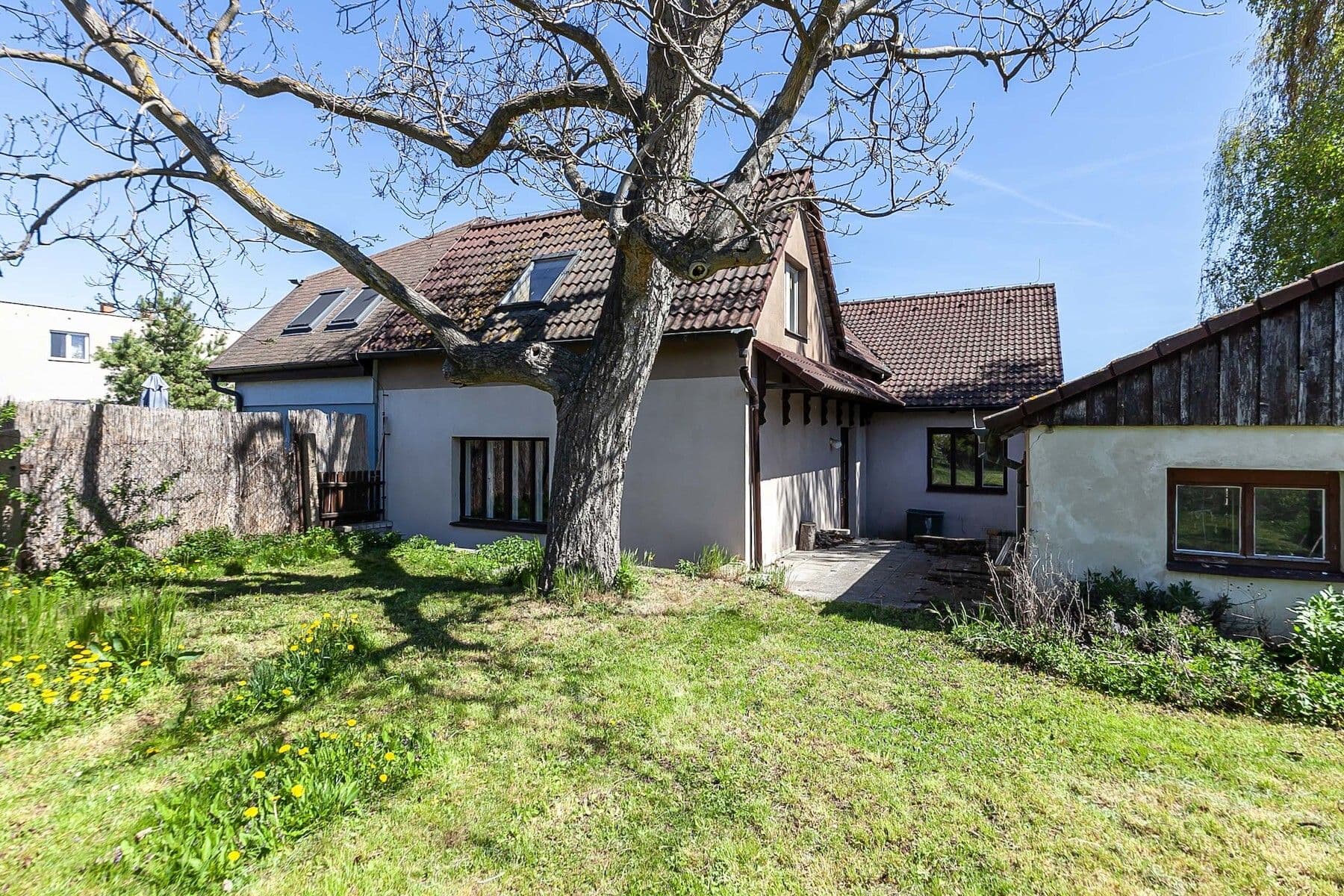 Prodej domu 230 m², pozemek 654 m², Na Hlavní, Praha, Praha Prodej domu 230 m², pozemek 654 m², Na Hlavní, Praha, Praha