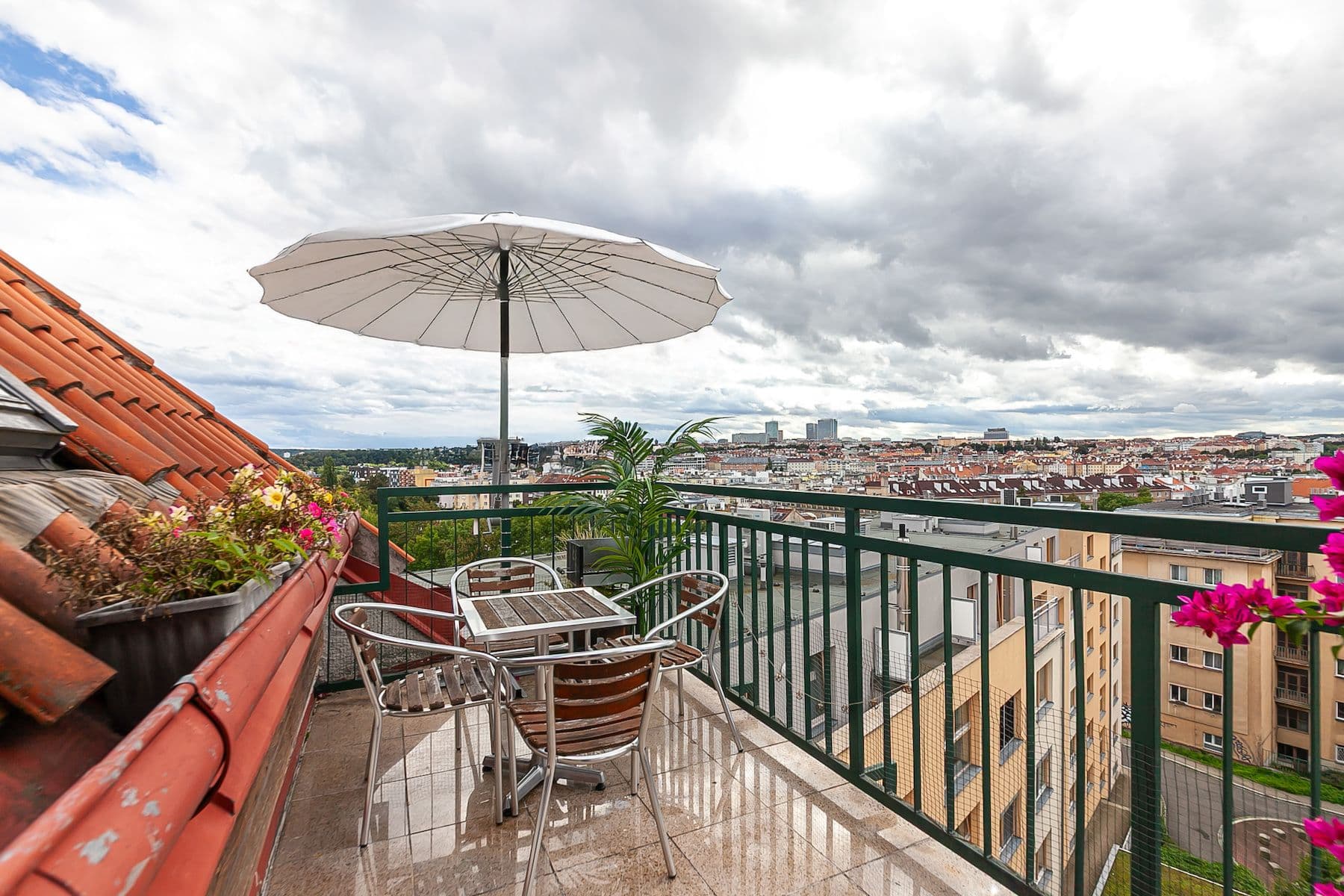 Prodej bytu 4+1 138 m², Vršovické náměstí, Praha, Praha Prodej bytu 4+1 138 m², Vršovické náměstí, Praha, Praha