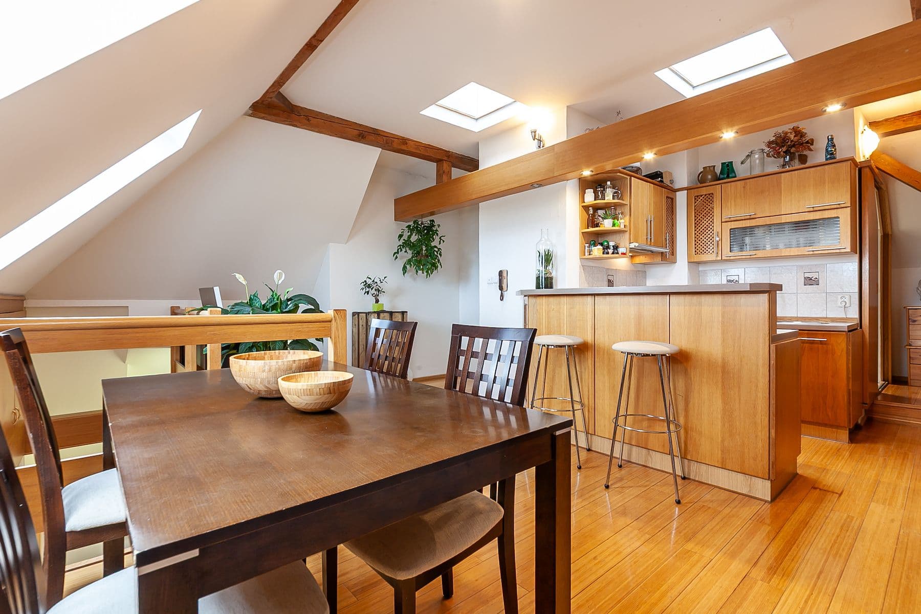 Prodej bytu 4+1 138 m², Vršovické náměstí, Praha, Praha Prodej bytu 4+1 138 m², Vršovické náměstí, Praha, Praha