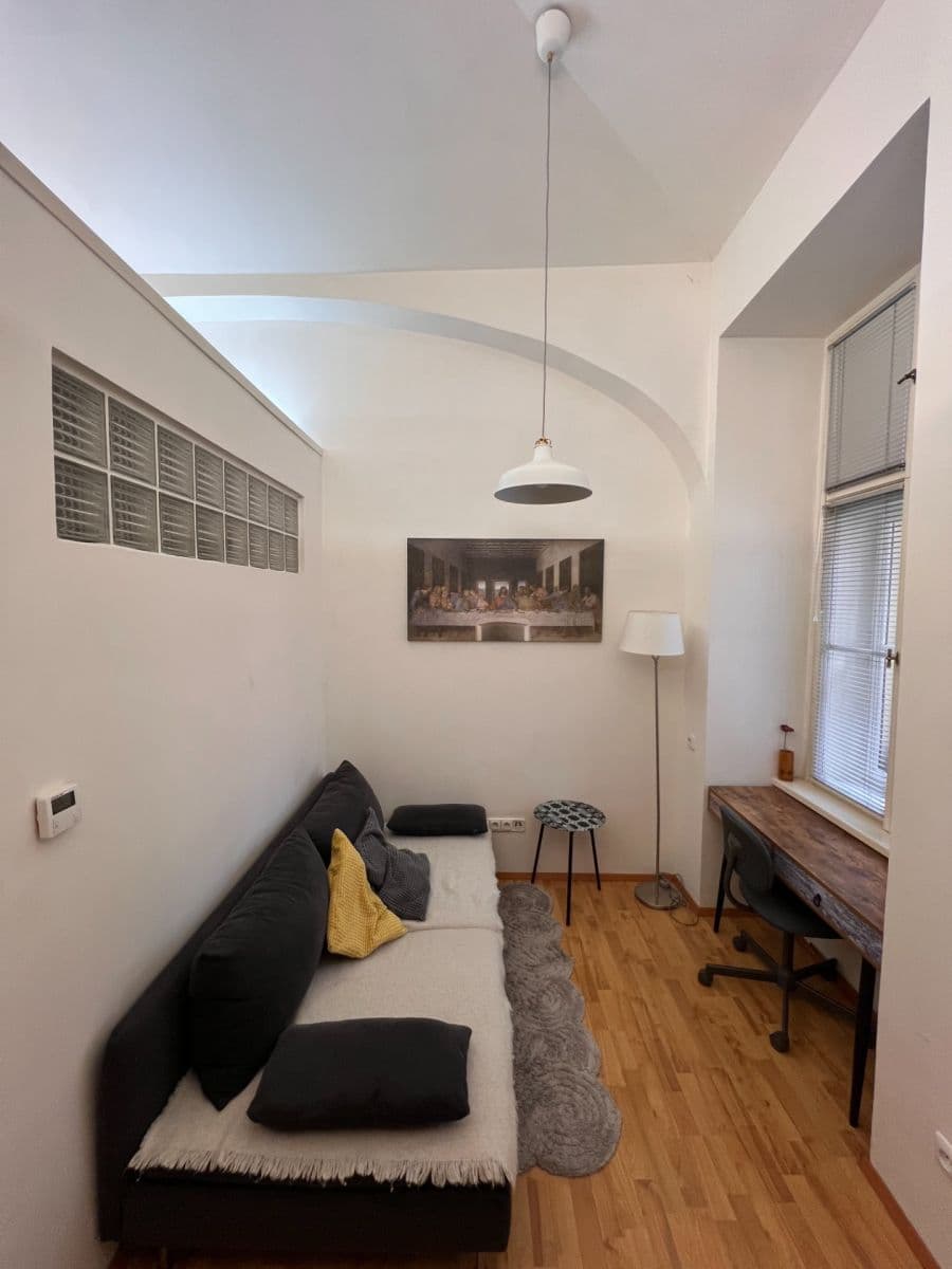 Pronájem bytu 1+1 44 m², Na Valentince, Praha, Praha Pronájem bytu 1+1 44 m², Na Valentince, Praha, Praha
