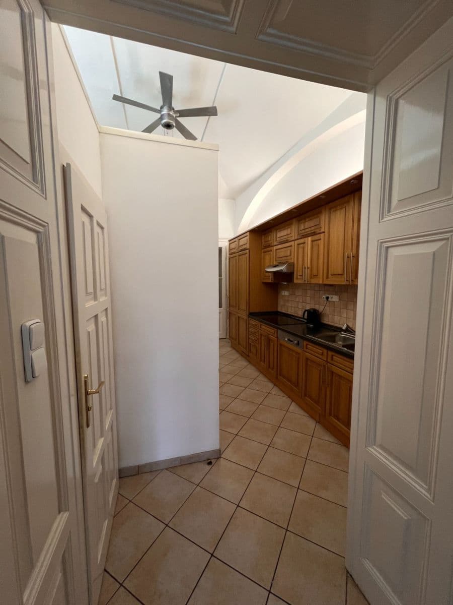 Pronájem bytu 1+1 44 m², Na Valentince, Praha, Praha Pronájem bytu 1+1 44 m², Na Valentince, Praha, Praha