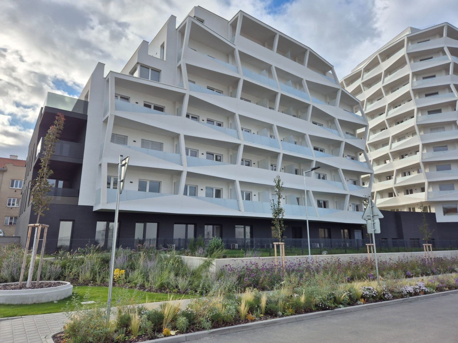 Pronájem bytu 1+kk 38 m², Komárovská, Brno, Jihomoravský kraj Pronájem bytu 1+kk 38 m², Komárovská, Brno, Jihomoravský kraj