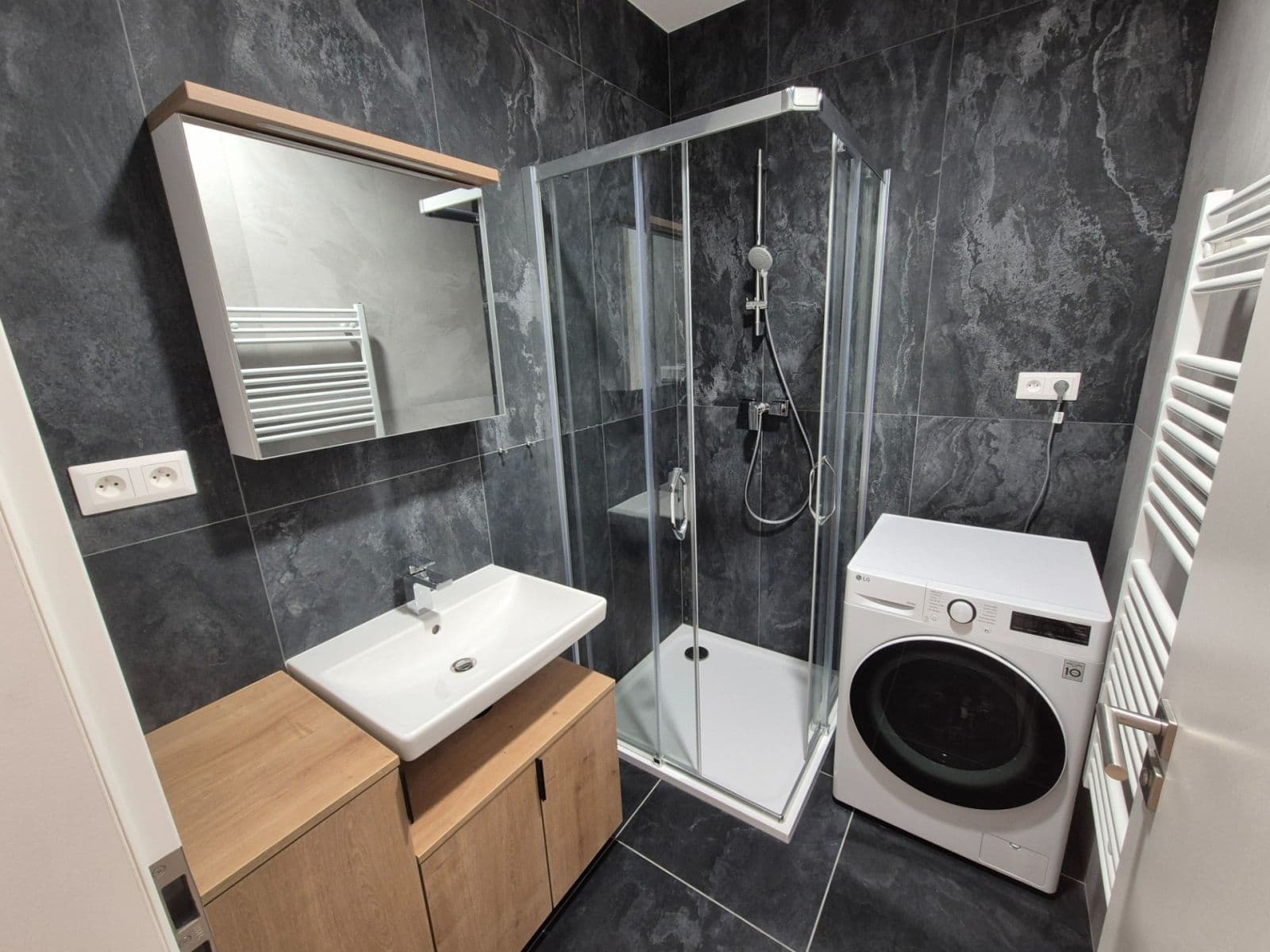 Pronájem bytu 1+kk 38 m², Komárovská, Brno, Jihomoravský kraj Pronájem bytu 1+kk 38 m², Komárovská, Brno, Jihomoravský kraj