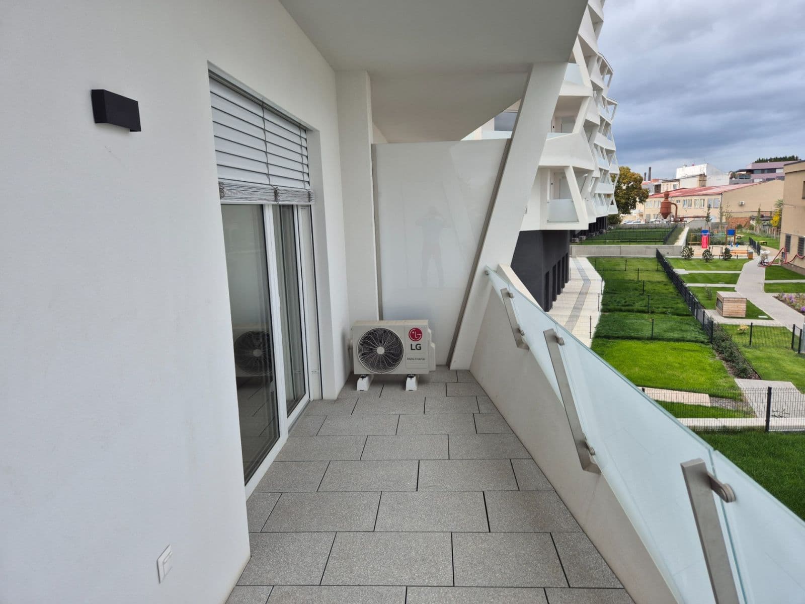 Pronájem bytu 1+kk 38 m², Komárovská, Brno, Jihomoravský kraj Pronájem bytu 1+kk 38 m², Komárovská, Brno, Jihomoravský kraj