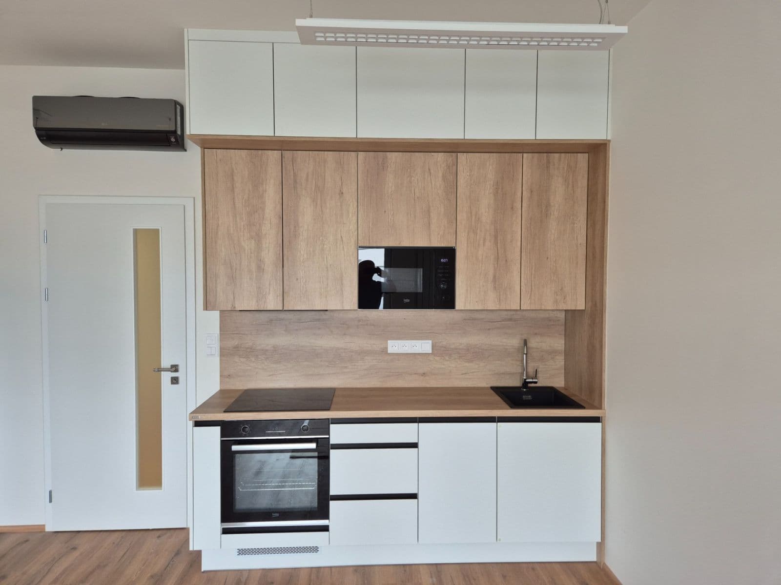 Pronájem bytu 1+kk 38 m², Komárovská, Brno, Jihomoravský kraj Pronájem bytu 1+kk 38 m², Komárovská, Brno, Jihomoravský kraj
