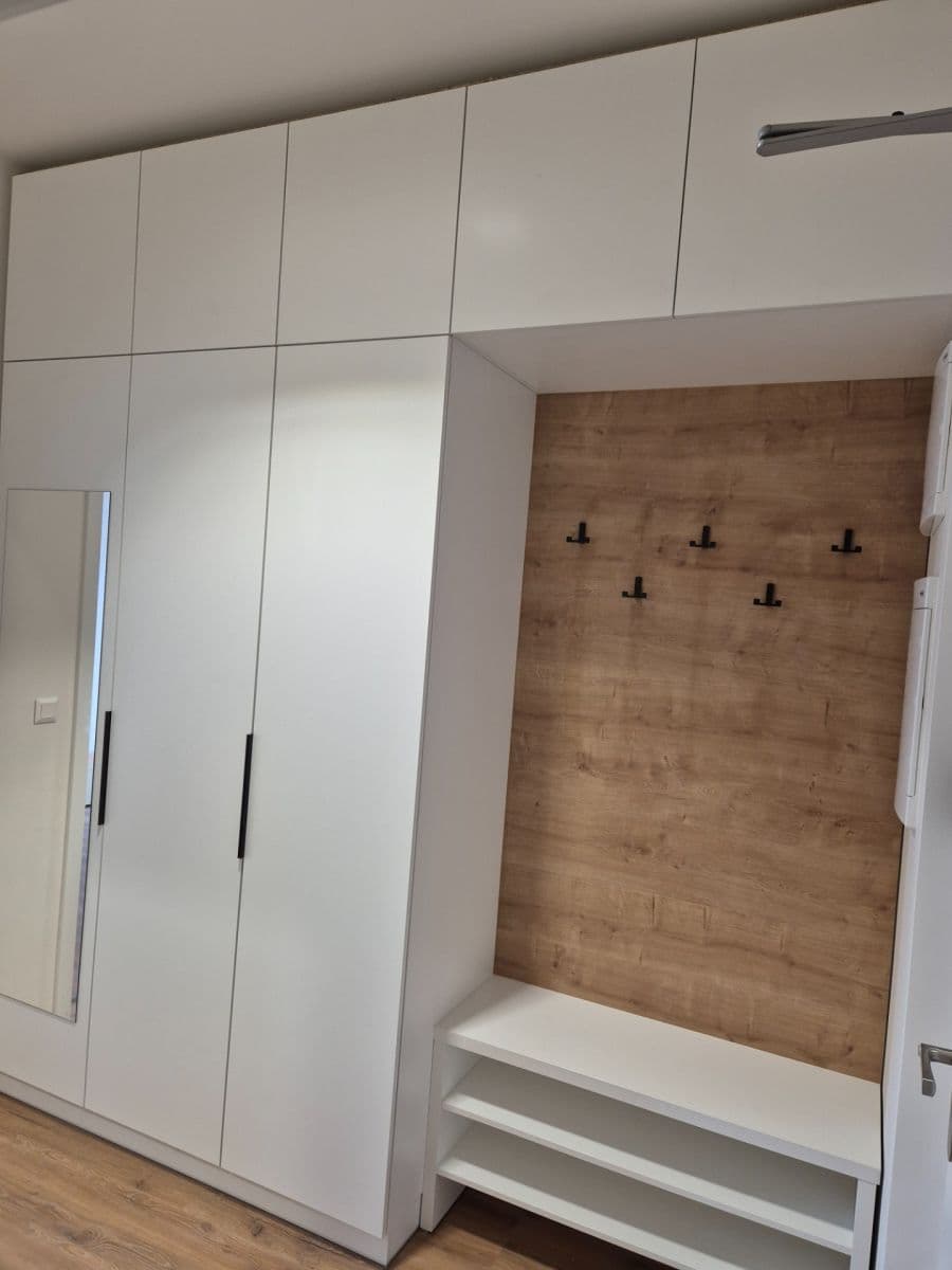 Pronájem bytu 1+kk 38 m², Komárovská, Brno, Jihomoravský kraj Pronájem bytu 1+kk 38 m², Komárovská, Brno, Jihomoravský kraj