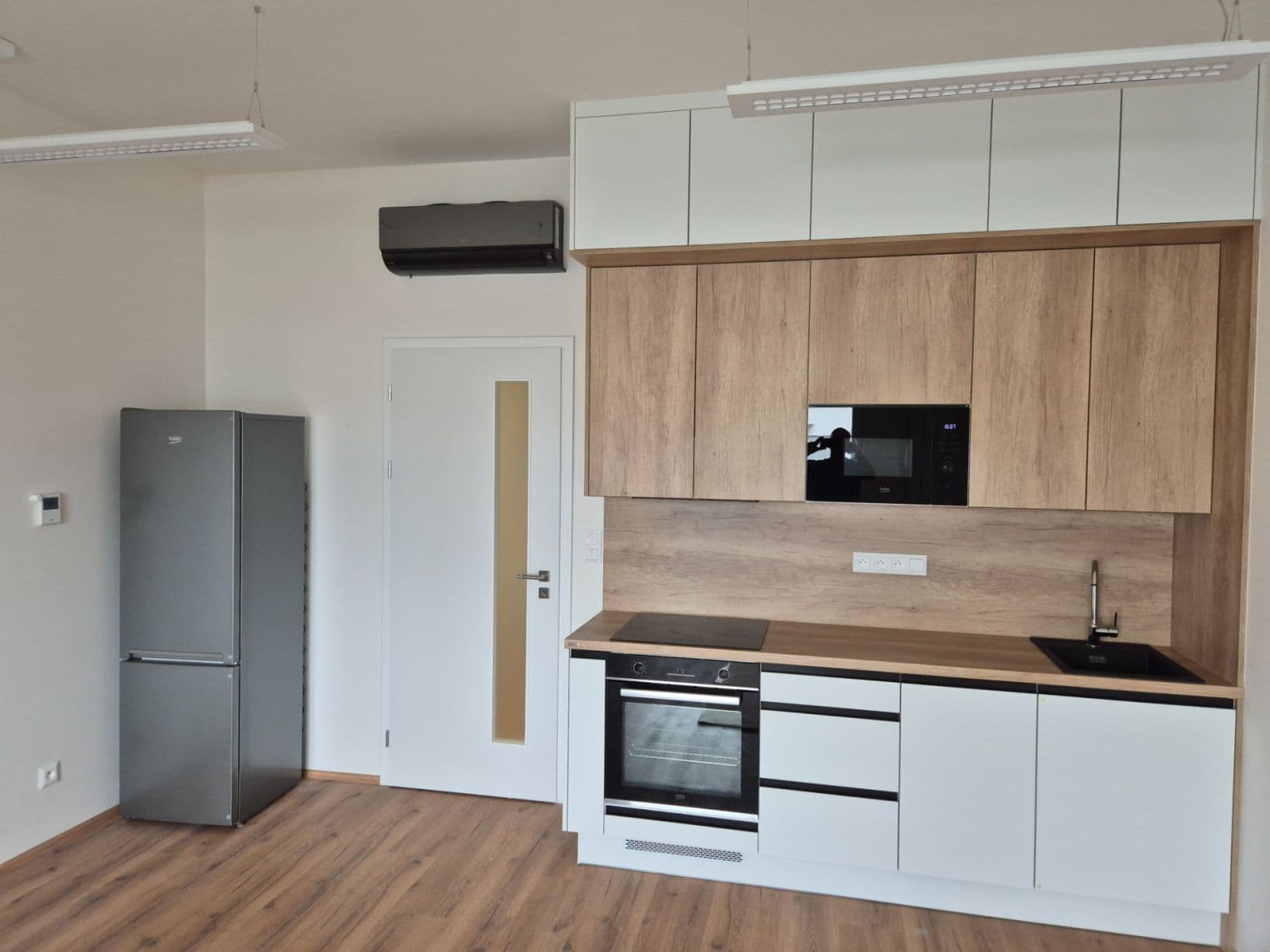 Pronájem bytu 1+kk 38 m², Komárovská, Brno, Jihomoravský kraj Pronájem bytu 1+kk 38 m², Komárovská, Brno, Jihomoravský kraj