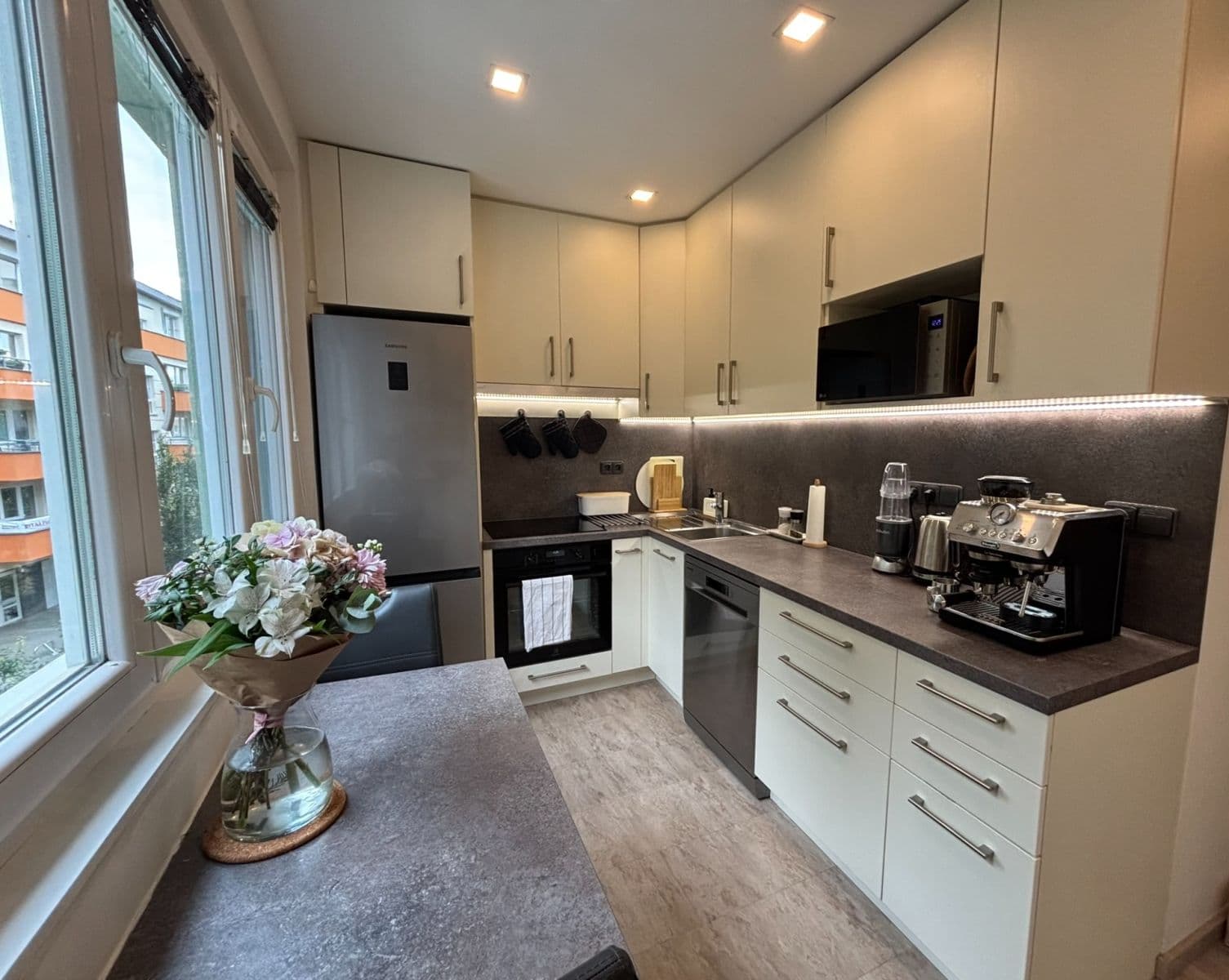 Pronájem bytu 2+1 56 m², Kotěrova, Brno, Jihomoravský kraj Pronájem bytu 2+1 56 m², Kotěrova, Brno, Jihomoravský kraj