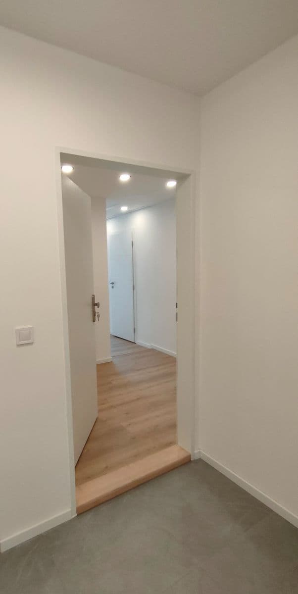 Pronájem bytu 1+kk 29 m², Evropská, Praha, Praha Pronájem bytu 1+kk 29 m², Evropská, Praha, Praha