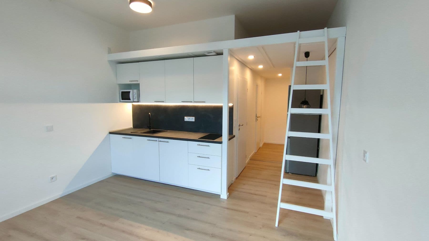 Pronájem bytu 1+kk 29 m², Evropská, Praha, Praha Pronájem bytu 1+kk 29 m², Evropská, Praha, Praha