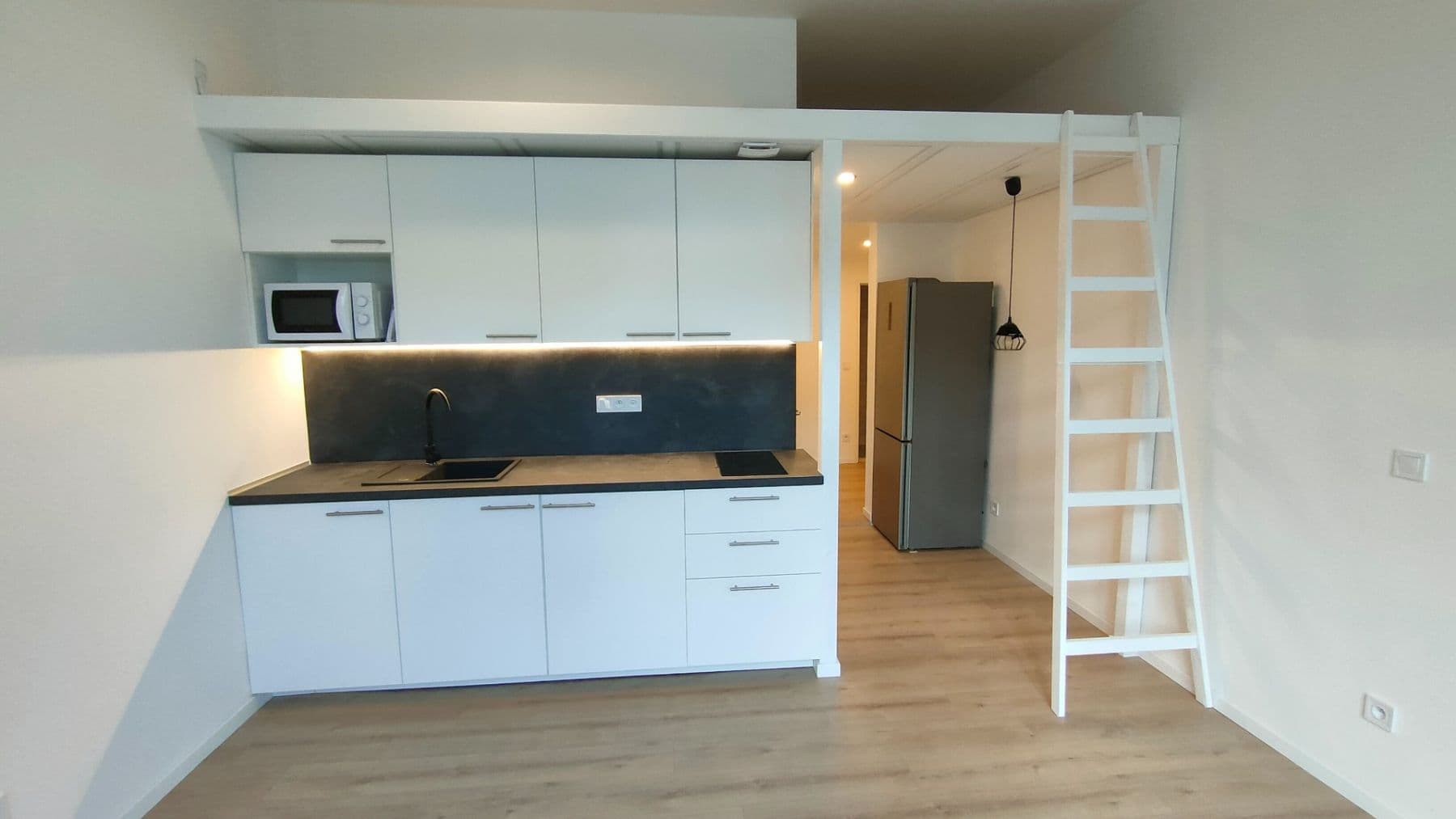 Pronájem bytu 1+kk 29 m², Evropská, Praha, Praha Pronájem bytu 1+kk 29 m², Evropská, Praha, Praha