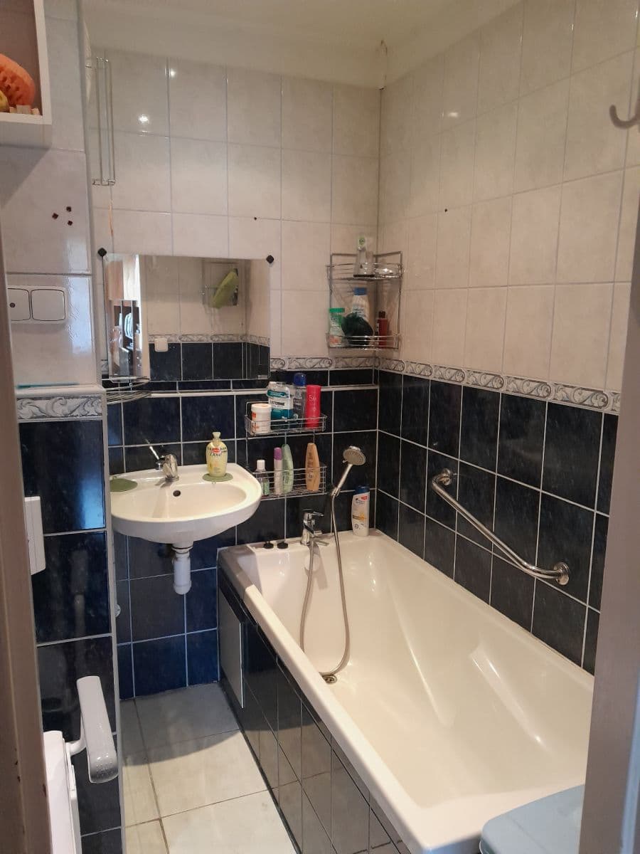 Prodej bytu 2+1 57 m², Gagarinova, Karlovy Vary, Karlovarský kraj Prodej bytu 2+1 57 m², Gagarinova, Karlovy Vary, Karlovarský kraj