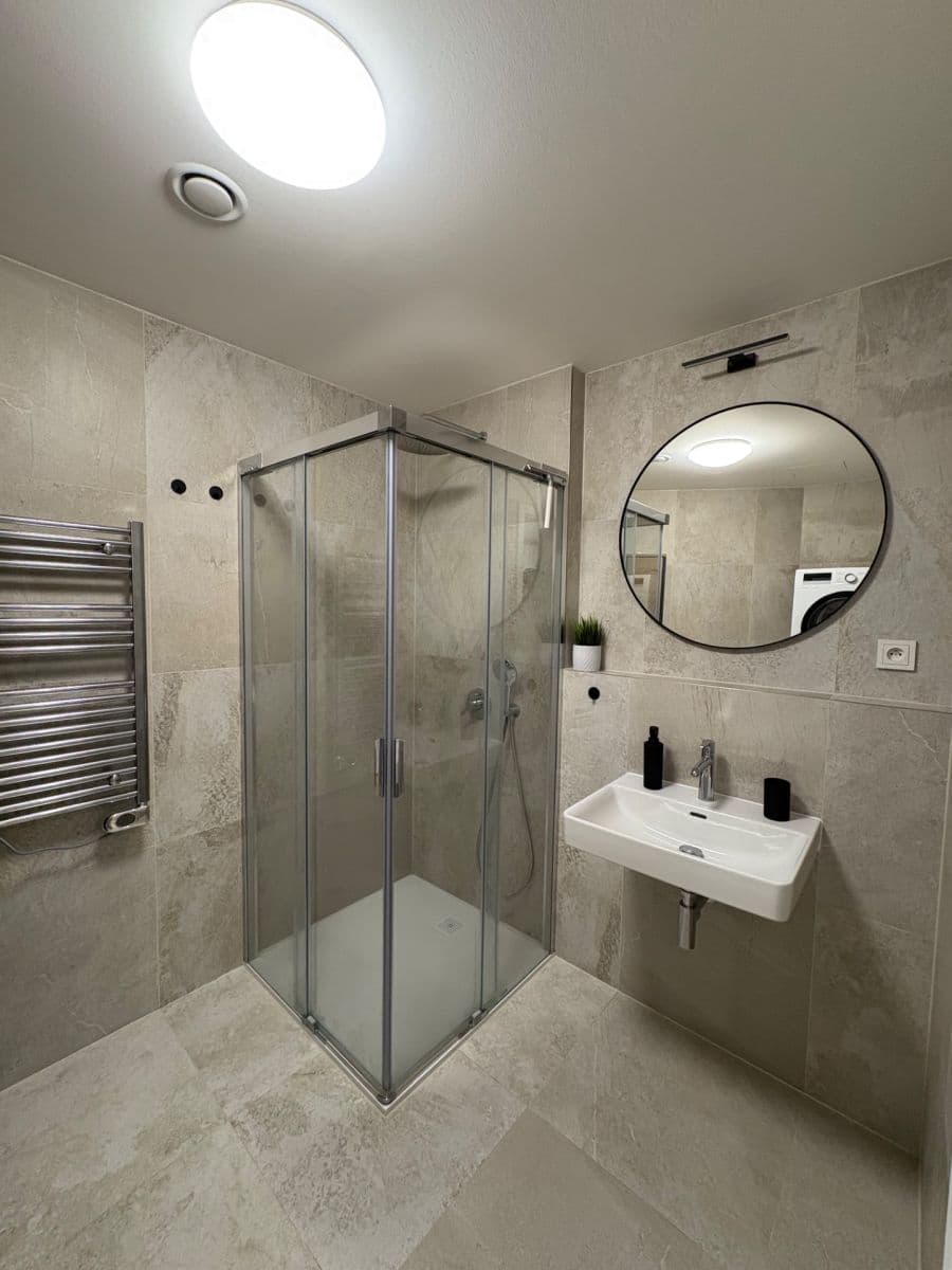 Pronájem bytu 1+kk 40 m², Skálové, Praha, Praha Pronájem bytu 1+kk 40 m², Skálové, Praha, Praha