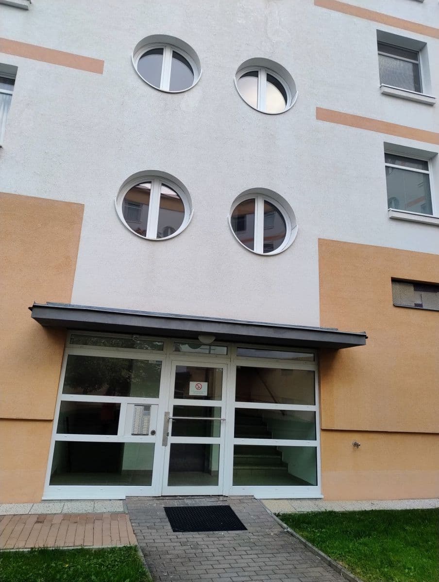 Prodej bytu 1+kk 48 m², Nad Okrouhlíkem, Praha, Praha Prodej bytu 1+kk 48 m², Nad Okrouhlíkem, Praha, Praha