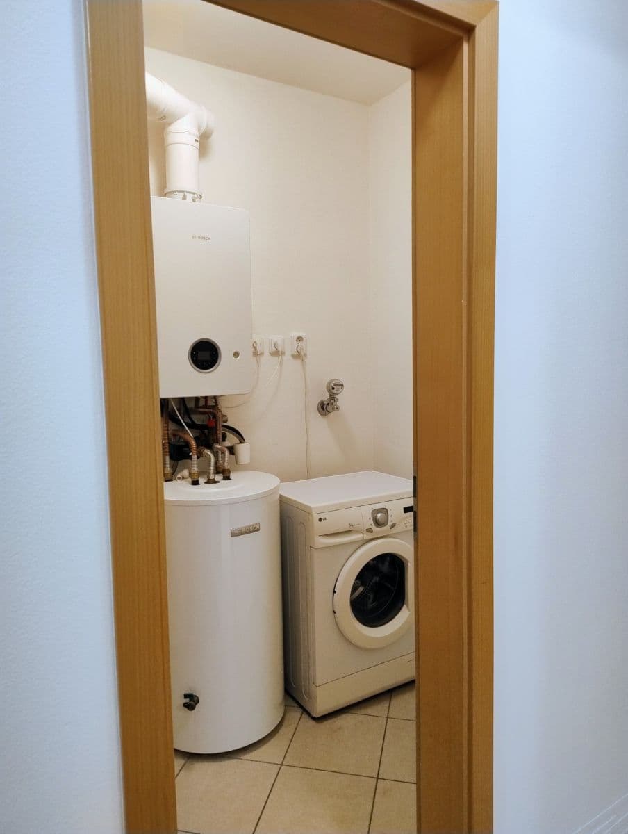 Prodej bytu 1+kk 46 m², Nad Okrouhlíkem, Praha, Praha Prodej bytu 1+kk 46 m², Nad Okrouhlíkem, Praha, Praha