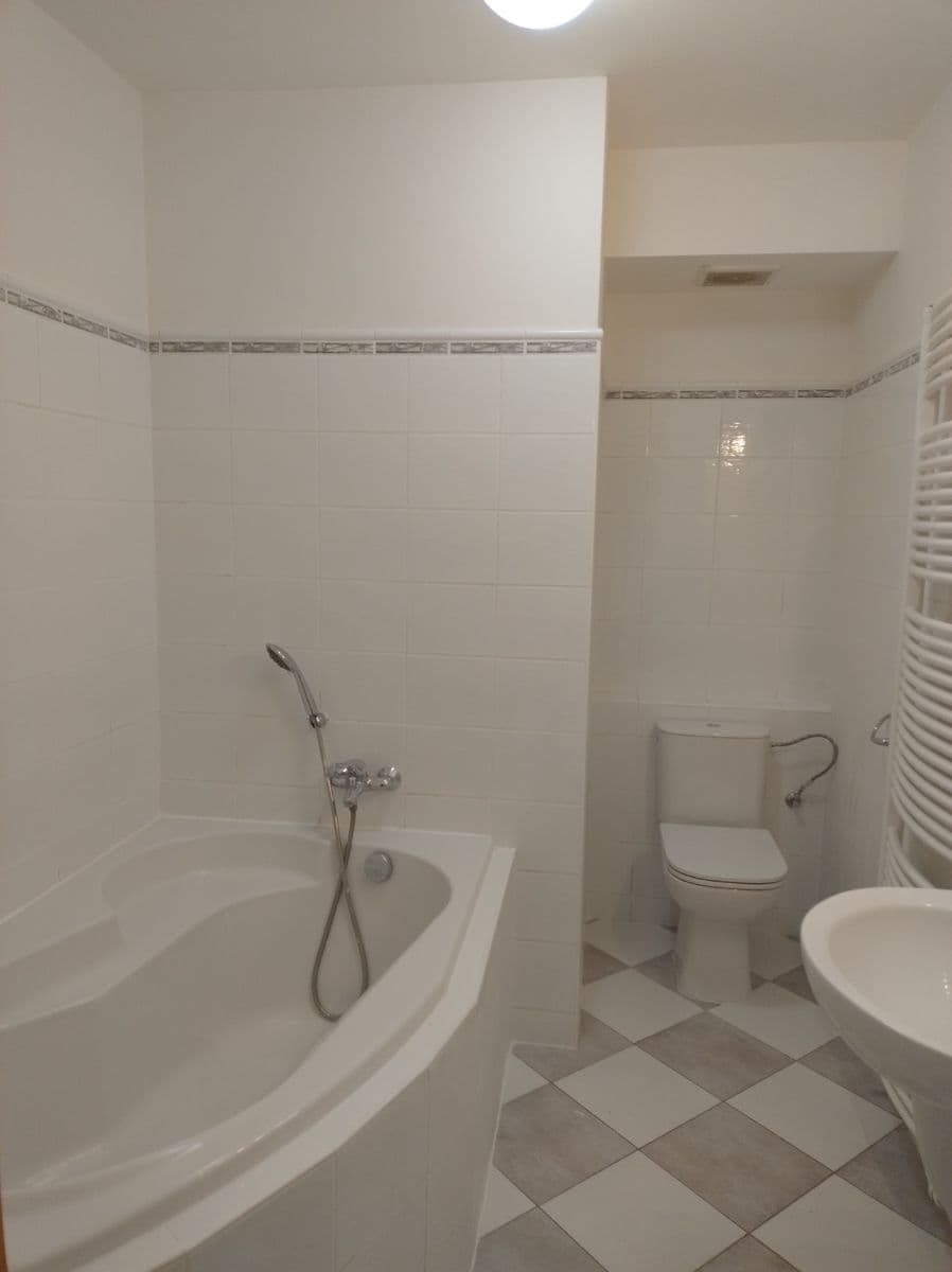 Prodej bytu 1+kk 46 m², Nad Okrouhlíkem, Praha, Praha Prodej bytu 1+kk 46 m², Nad Okrouhlíkem, Praha, Praha