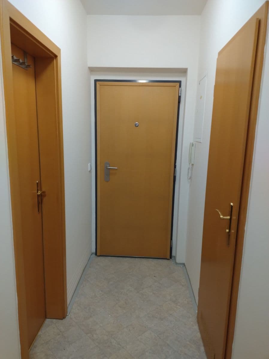 Prodej bytu 1+kk 46 m², Nad Okrouhlíkem, Praha, Praha Prodej bytu 1+kk 46 m², Nad Okrouhlíkem, Praha, Praha