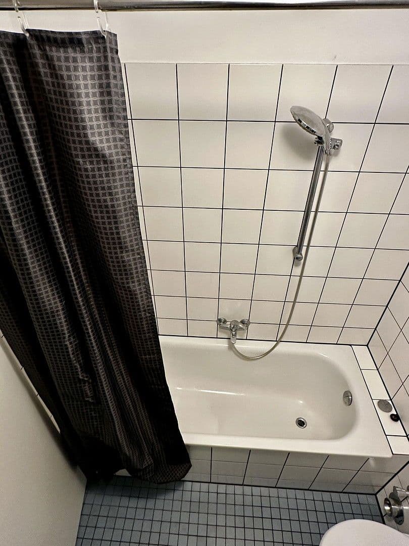 Prodej bytu 2+1 70 m², Lousbergstrasse 52, Cáchy, Severní Porýní-Vestfálsko Prodej bytu 2+1 70 m², Lousbergstrasse 52, Cáchy, Severní Porýní-Vestfálsko