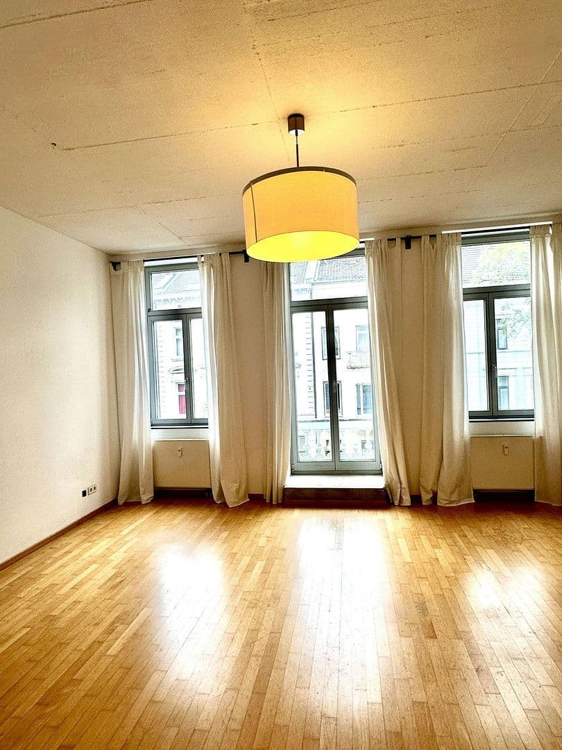 Prodej bytu 2+1 70 m², Lousbergstrasse 52, Cáchy, Severní Porýní-Vestfálsko Prodej bytu 2+1 70 m², Lousbergstrasse 52, Cáchy, Severní Porýní-Vestfálsko