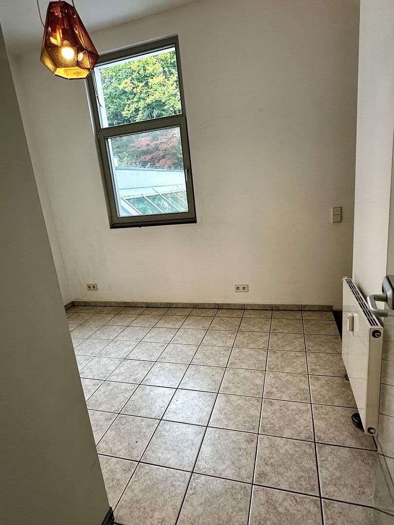 Prodej bytu 2+1 70 m², Lousbergstrasse 52, Cáchy, Severní Porýní-Vestfálsko Prodej bytu 2+1 70 m², Lousbergstrasse 52, Cáchy, Severní Porýní-Vestfálsko