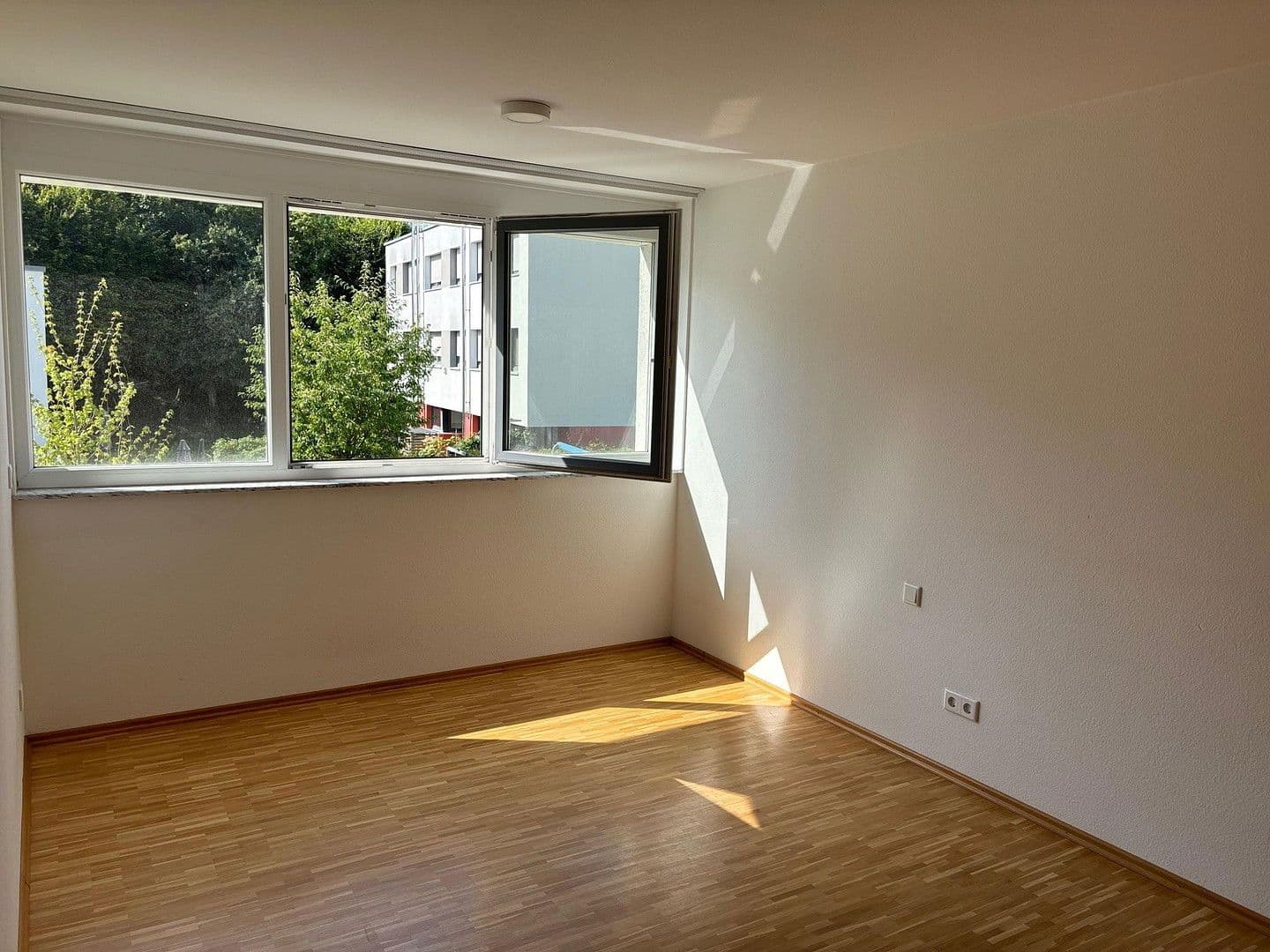 Pronájem bytu 5+1 114 m², Föhrichhof, Stuttgart, Bádensko-Württembersko Pronájem bytu 5+1 114 m², Föhrichhof, Stuttgart, Bádensko-Württembersko