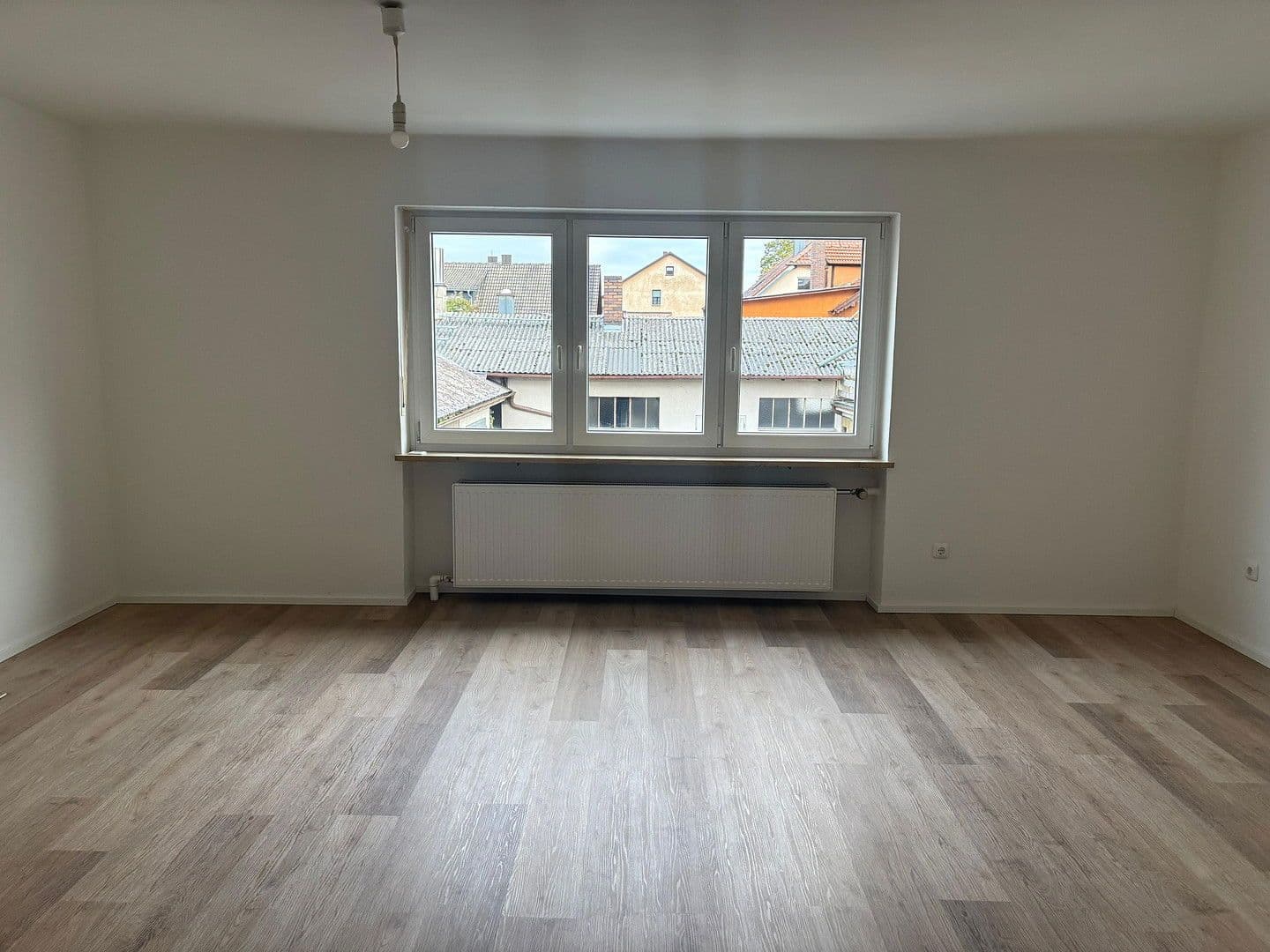 Pronájem bytu 3+1 103 m², Prechtlstr. 1, Kümmersbruck, Bavorsko Pronájem bytu 3+1 103 m², Prechtlstr. 1, Kümmersbruck, Bavorsko