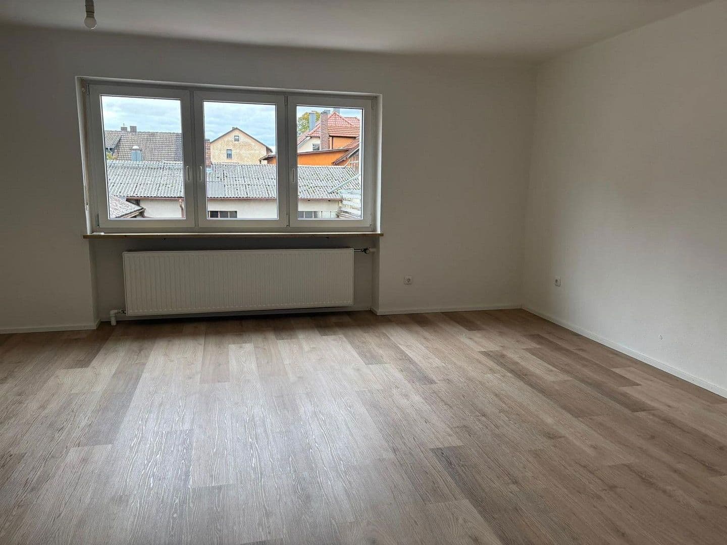 Pronájem bytu 3+1 103 m², Prechtlstr. 1, Kümmersbruck, Bavorsko Pronájem bytu 3+1 103 m², Prechtlstr. 1, Kümmersbruck, Bavorsko