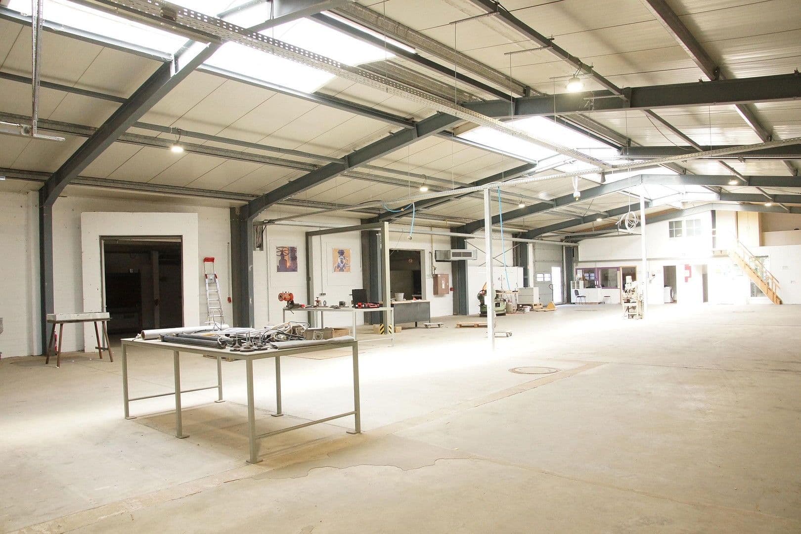 Pronájem nebytového prostoru 919 m², Hafelsstraße 205 / Ennsstraße 21, Krefeld, Severní Porýní-Vestfálsko Pronájem nebytového prostoru 919 m², Hafelsstraße 205 / Ennsstraße 21, Krefeld, Severní Porýní-Vestfálsko