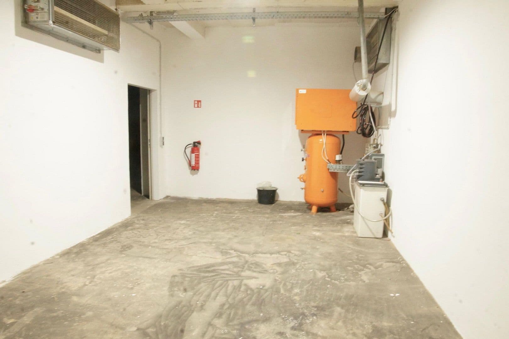 Pronájem nebytového prostoru 919 m², Hafelsstraße 205 / Ennsstraße 21, Krefeld, Severní Porýní-Vestfálsko Pronájem nebytového prostoru 919 m², Hafelsstraße 205 / Ennsstraße 21, Krefeld, Severní Porýní-Vestfálsko