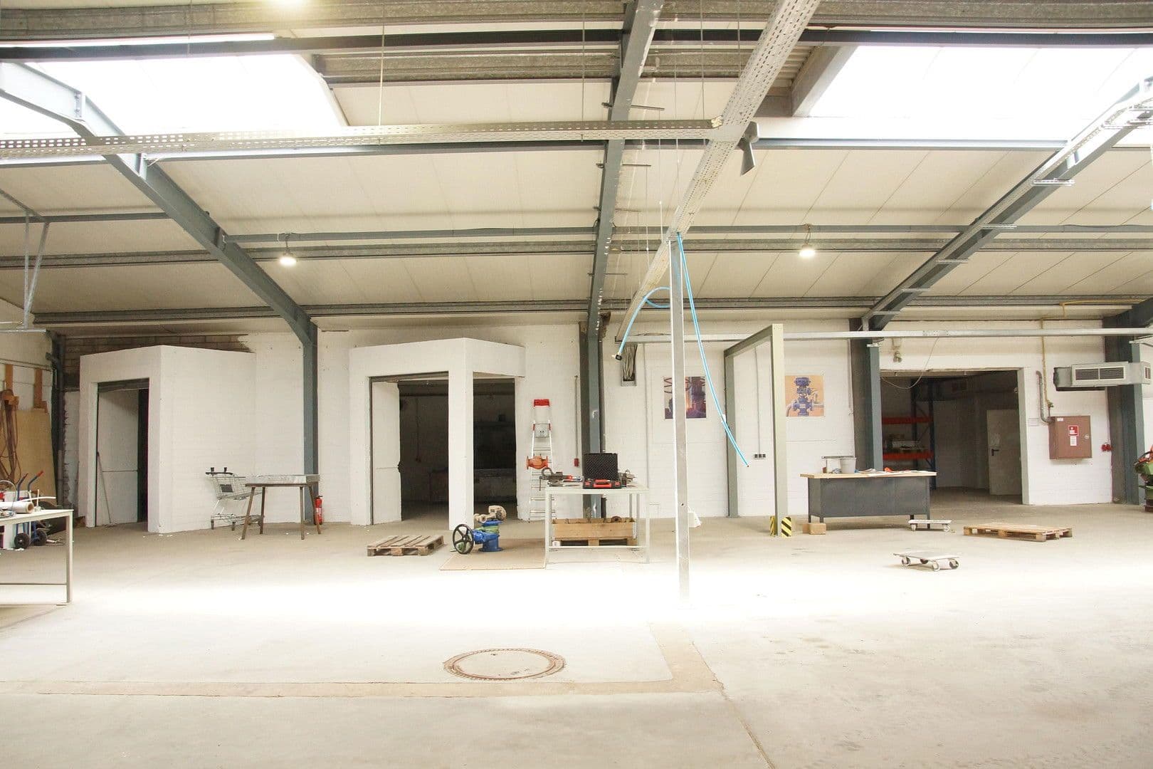 Pronájem nebytového prostoru 919 m², Hafelsstraße 205 / Ennsstraße 21, Krefeld, Severní Porýní-Vestfálsko Pronájem nebytového prostoru 919 m², Hafelsstraße 205 / Ennsstraße 21, Krefeld, Severní Porýní-Vestfálsko