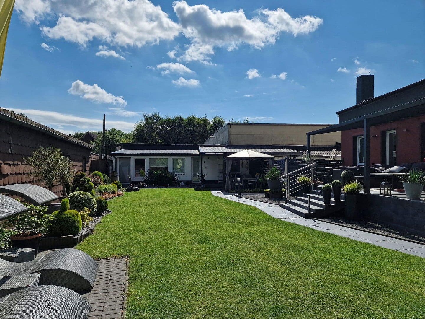 Prodej domu 420 m², pozemek 1.248 m², Tettenbachstr. 17, Dortmund Hostedde, Severní Porýní-Vestfálsko Prodej domu 420 m², pozemek 1.248 m², Tettenbachstr. 17, Dortmund Hostedde, Severní Porýní-Vestfálsko