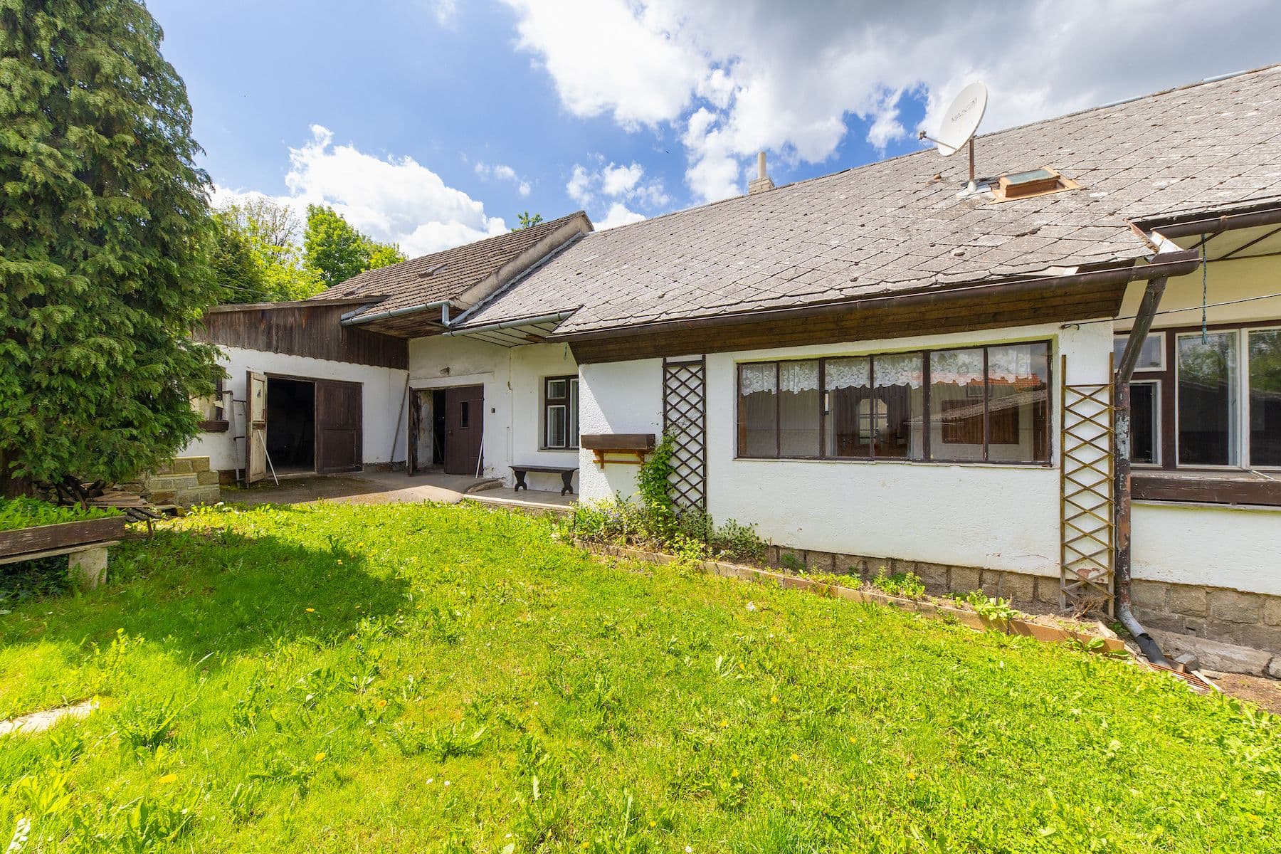 Prodej domu 130 m², pozemek 1.398 m², Radkovice u Budče, Kraj Vysočina Prodej domu 130 m², pozemek 1.398 m², Radkovice u Budče, Kraj Vysočina