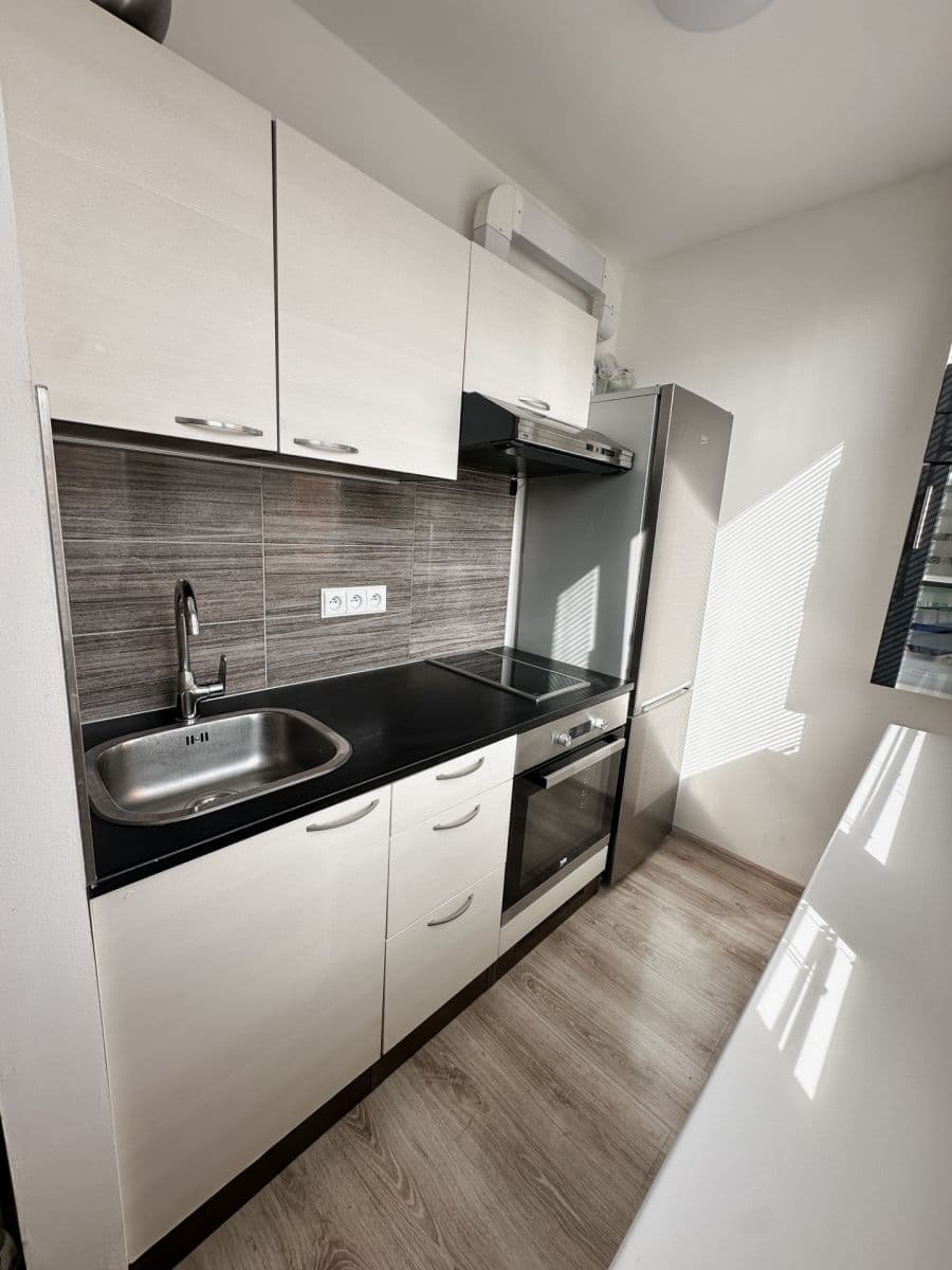 Pronájem bytu 1+kk 33 m², Veltruská, Praha, Praha Pronájem bytu 1+kk 33 m², Veltruská, Praha, Praha
