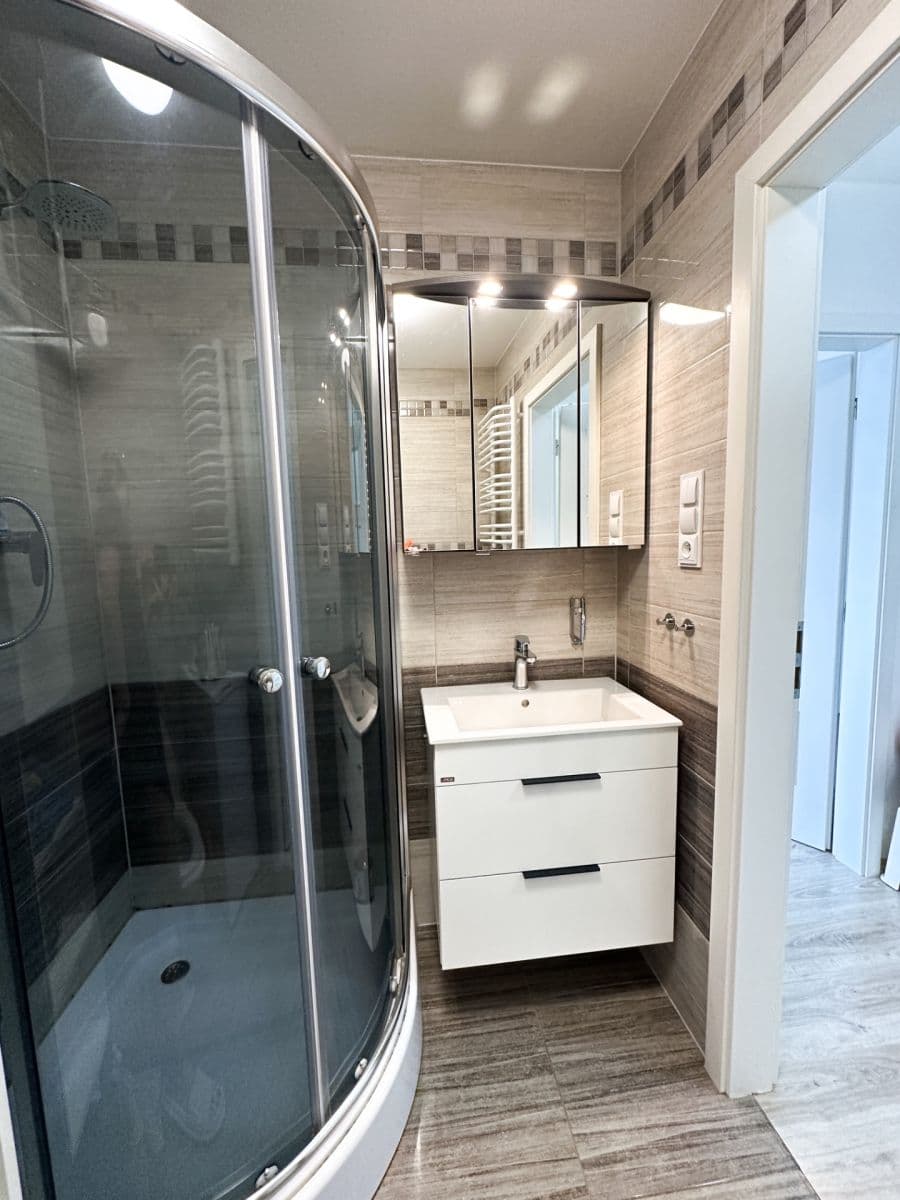 Pronájem bytu 1+kk 33 m², Veltruská, Praha, Praha Pronájem bytu 1+kk 33 m², Veltruská, Praha, Praha