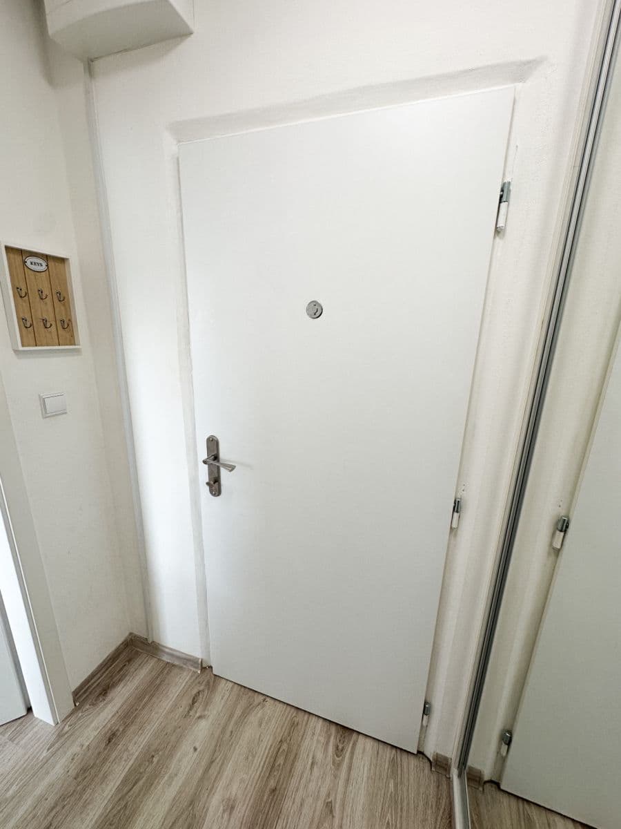 Pronájem bytu 1+kk 33 m², Veltruská, Praha, Praha Pronájem bytu 1+kk 33 m², Veltruská, Praha, Praha