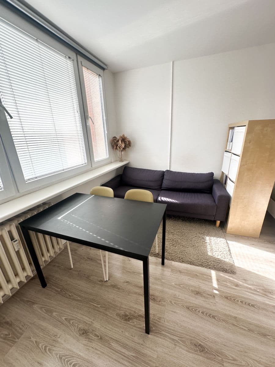 Pronájem bytu 1+kk 33 m², Veltruská, Praha, Praha Pronájem bytu 1+kk 33 m², Veltruská, Praha, Praha