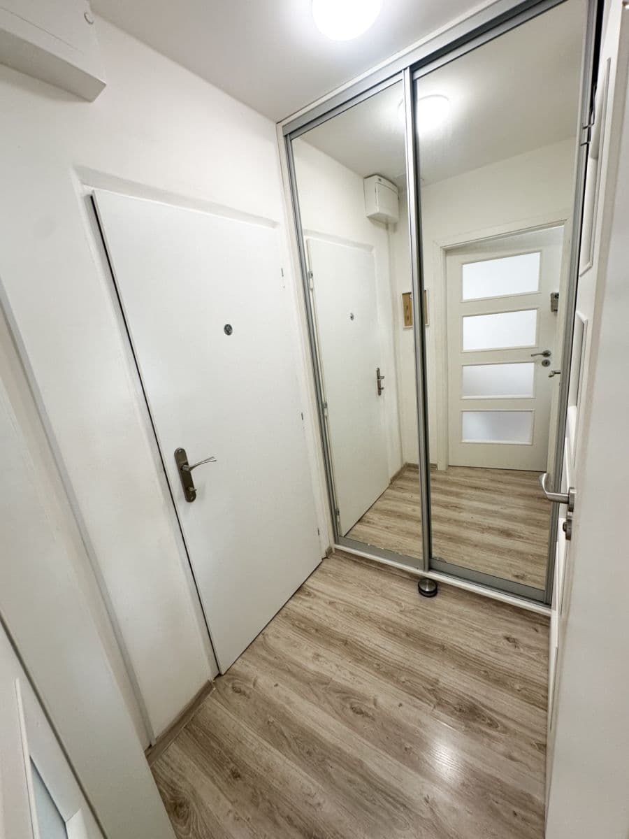 Pronájem bytu 1+kk 33 m², Veltruská, Praha, Praha Pronájem bytu 1+kk 33 m², Veltruská, Praha, Praha
