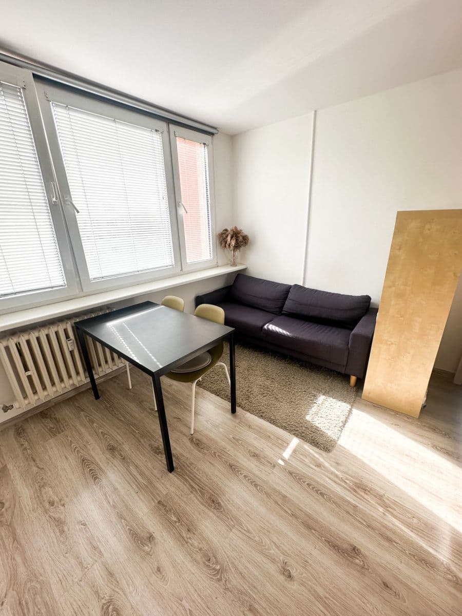 Pronájem bytu 1+kk 33 m², Veltruská, Praha, Praha Pronájem bytu 1+kk 33 m², Veltruská, Praha, Praha