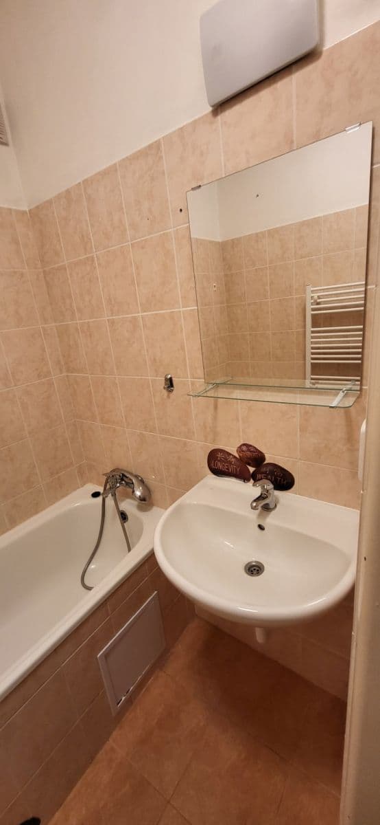 Pronájem bytu 3+1 72 m², Hartigova, Praha, Praha Pronájem bytu 3+1 72 m², Hartigova, Praha, Praha