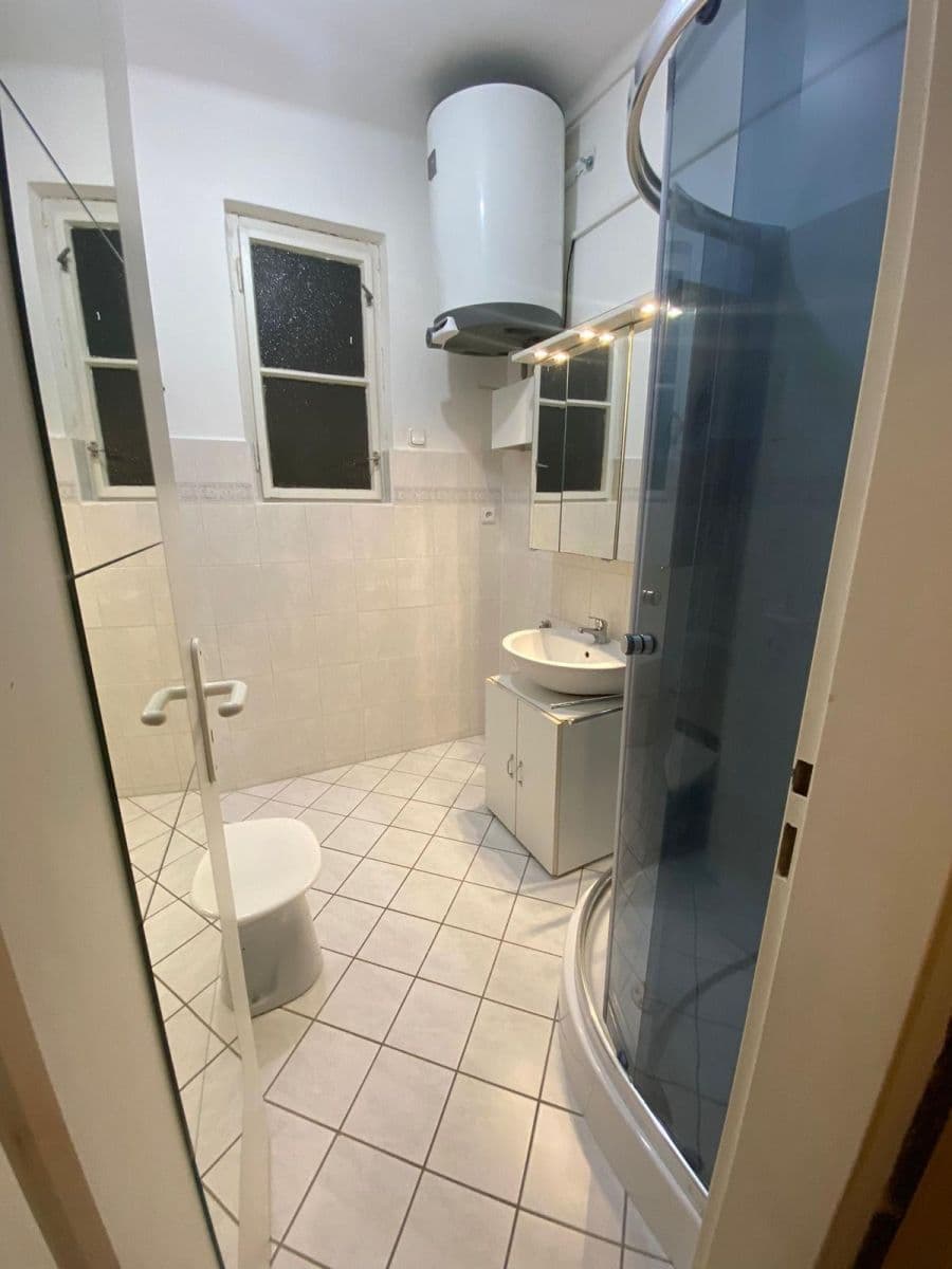 Prodej bytu 2+1 70 m², Nákladní, Karlovy Vary, Karlovarský kraj Prodej bytu 2+1 70 m², Nákladní, Karlovy Vary, Karlovarský kraj