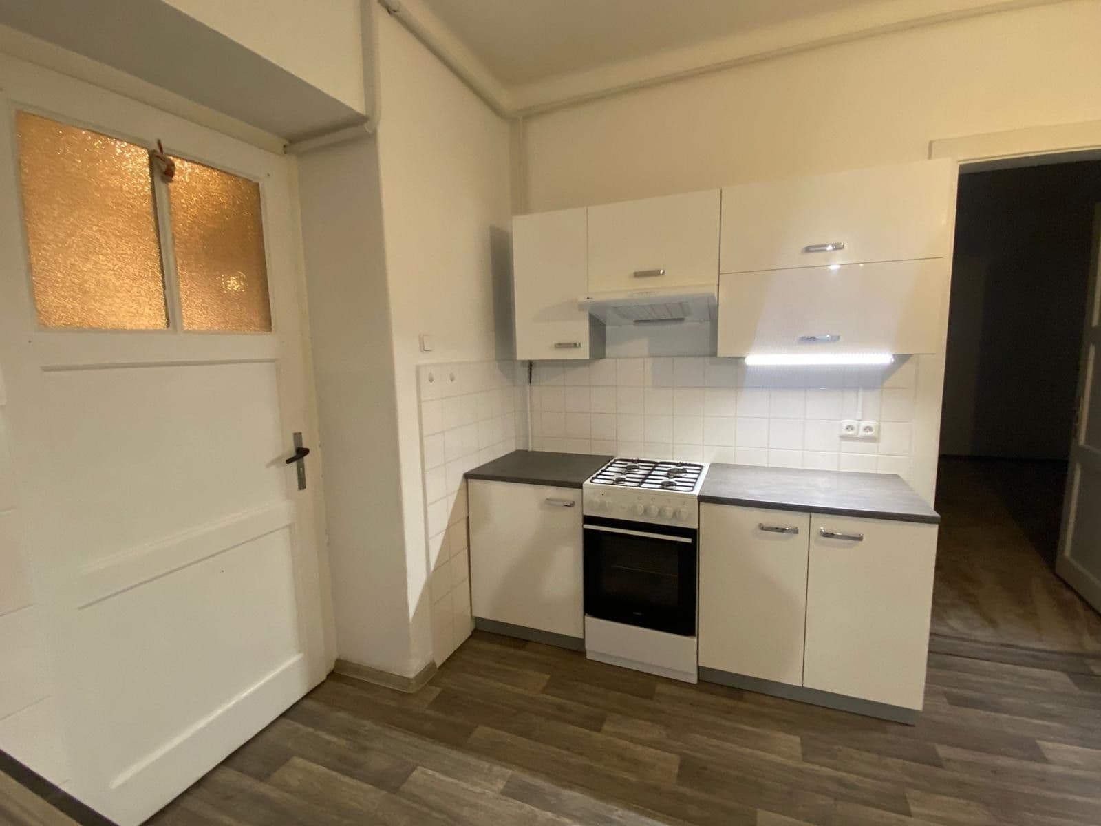 Prodej bytu 2+1 70 m², Nákladní, Karlovy Vary, Karlovarský kraj Prodej bytu 2+1 70 m², Nákladní, Karlovy Vary, Karlovarský kraj