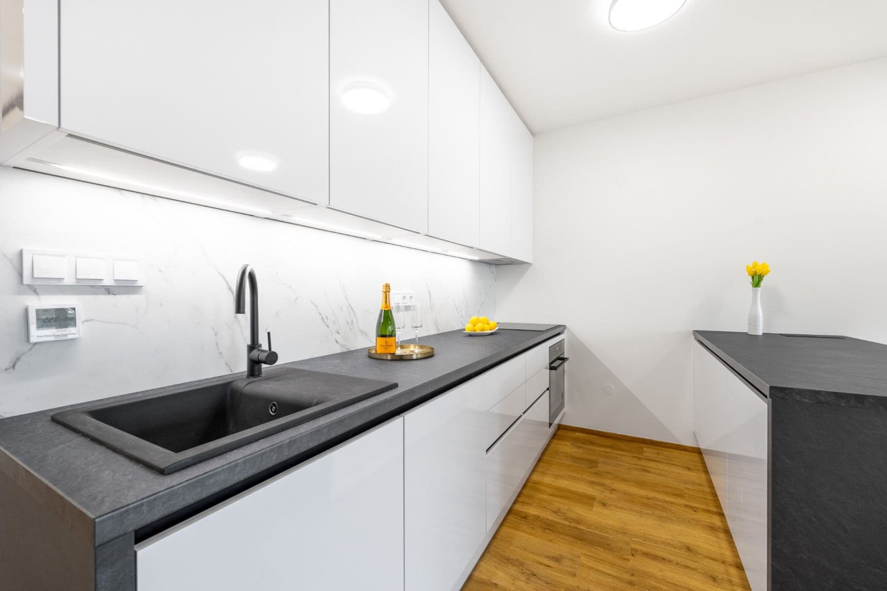 Prodej bytu 3+kk 89 m², náměstí Přátelství, Praha, Praha Prodej bytu 3+kk 89 m², náměstí Přátelství, Praha, Praha