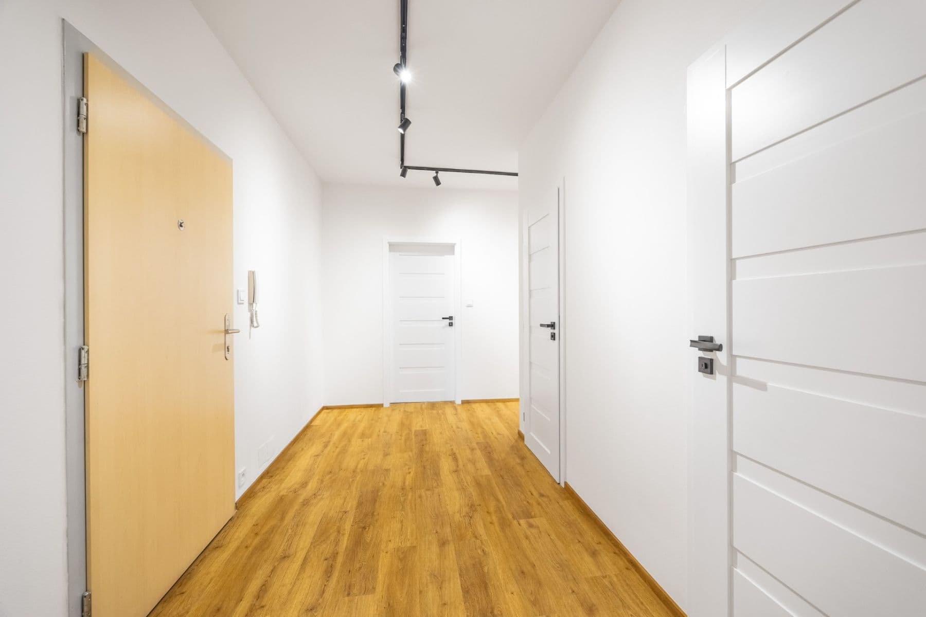 Prodej bytu 3+kk 89 m², náměstí Přátelství, Praha, Praha Prodej bytu 3+kk 89 m², náměstí Přátelství, Praha, Praha