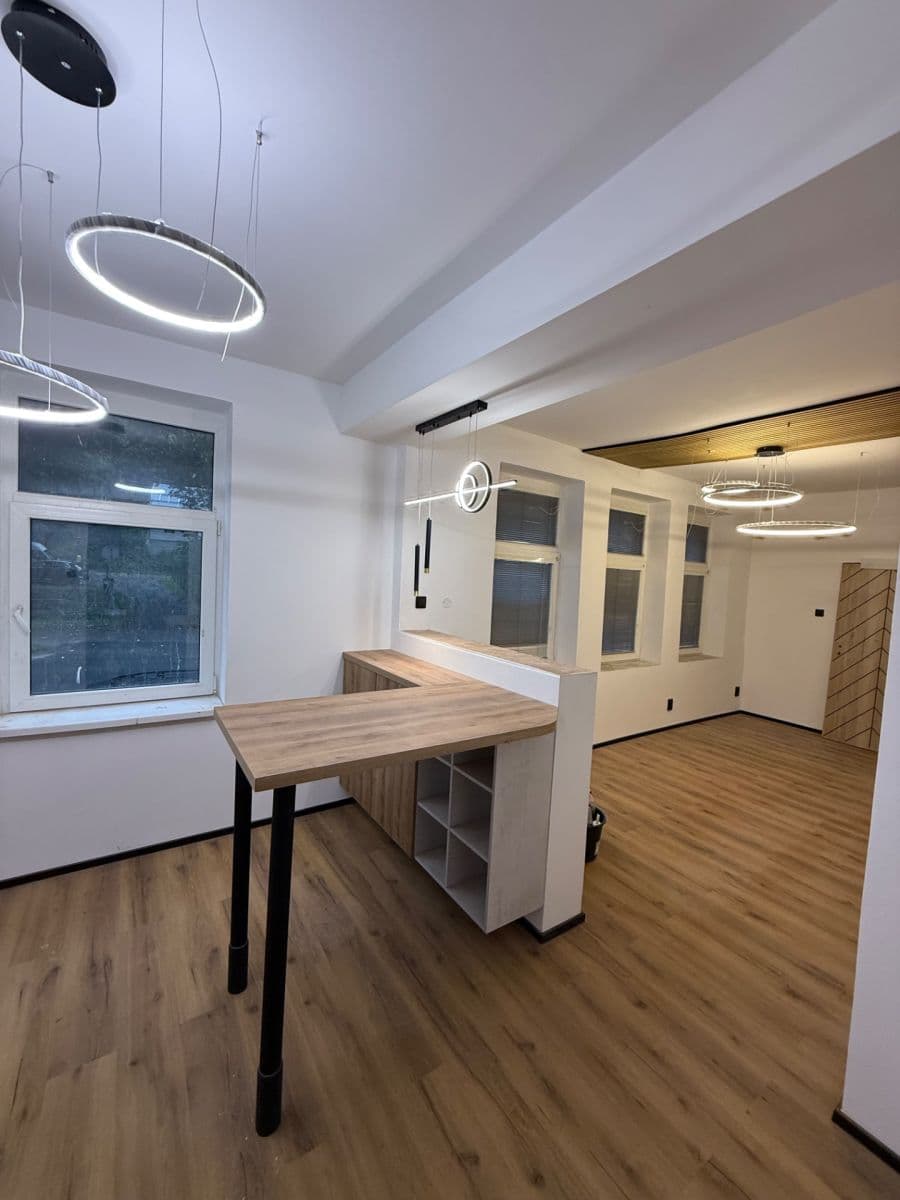 Pronájem bytu 2+kk 40 m², Podhorská, Jablonec nad Nisou, Liberecký kraj Pronájem bytu 2+kk 40 m², Podhorská, Jablonec nad Nisou, Liberecký kraj