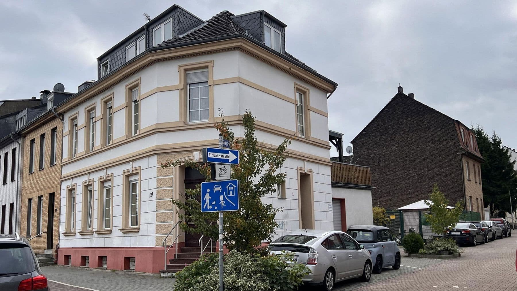 Prodej domu 195 m², pozemek 320 m², Mülheim an der Ruhr, Severní Porýní-Vestfálsko Prodej domu 195 m², pozemek 320 m², Mülheim an der Ruhr, Severní Porýní-Vestfálsko