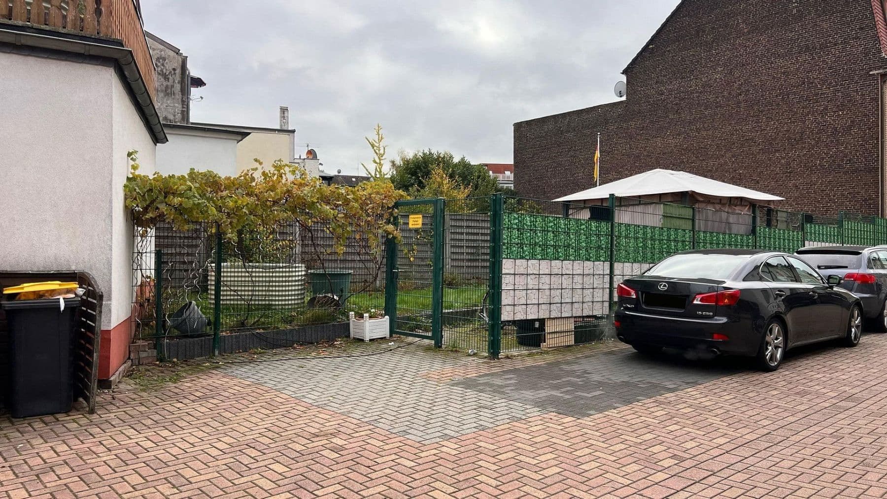 Prodej domu 195 m², pozemek 320 m², Mülheim an der Ruhr, Severní Porýní-Vestfálsko Prodej domu 195 m², pozemek 320 m², Mülheim an der Ruhr, Severní Porýní-Vestfálsko
