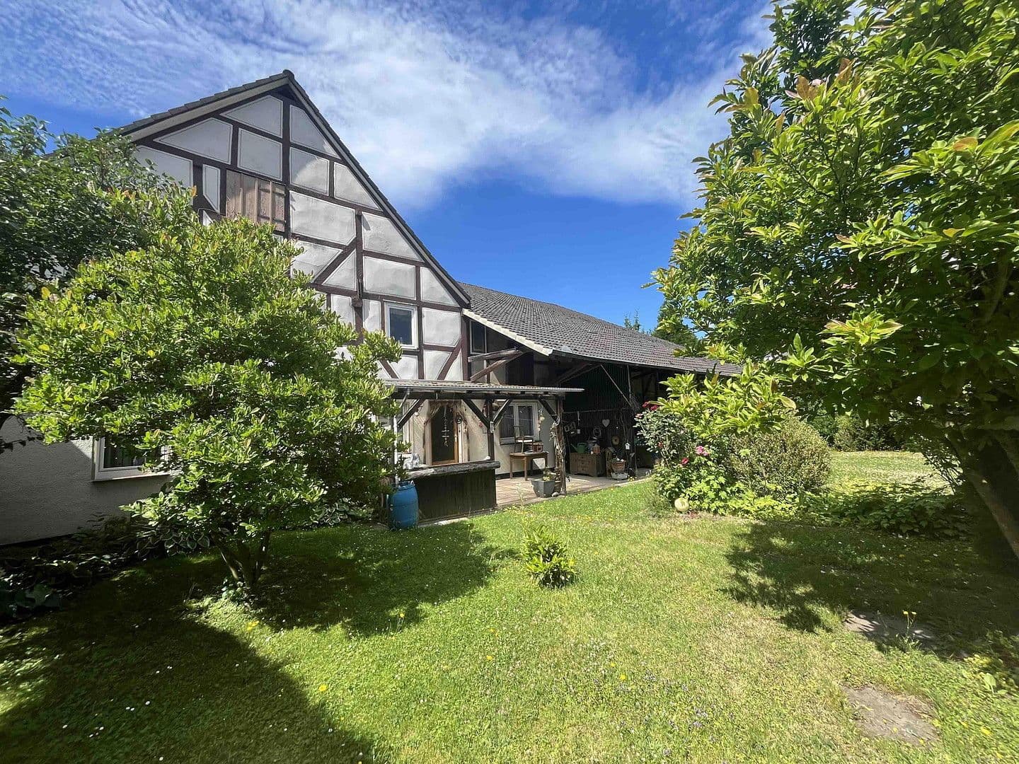 Prodej domu 310 m², pozemek 912 m², Morschen, Hessen Prodej domu 310 m², pozemek 912 m², Morschen, Hessen