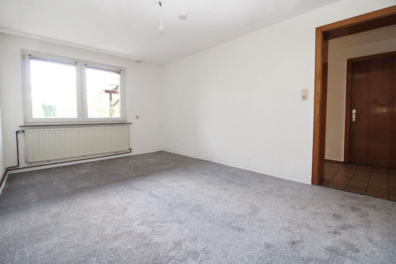 Prodej domu 310 m², pozemek 912 m², Morschen, Hessen Prodej domu 310 m², pozemek 912 m², Morschen, Hessen