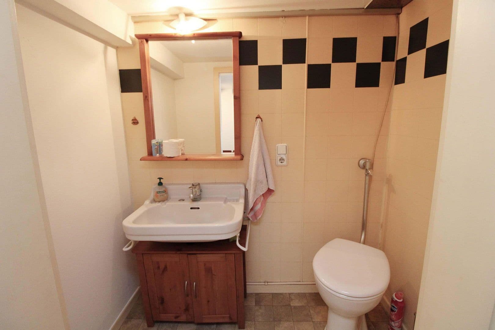 Prodej domu 310 m², pozemek 912 m², Morschen, Hessen Prodej domu 310 m², pozemek 912 m², Morschen, Hessen