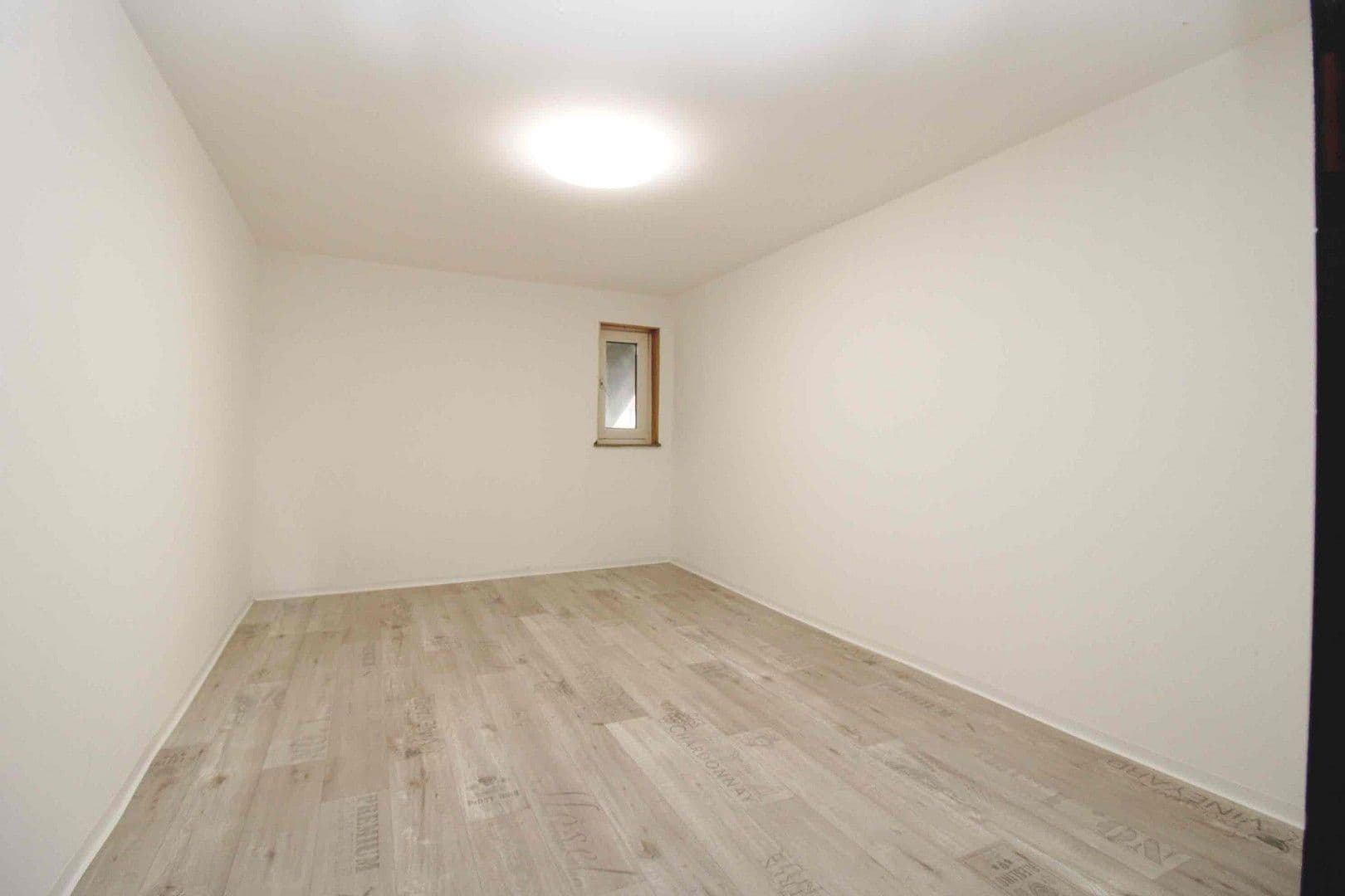 Prodej domu 310 m², pozemek 912 m², Morschen, Hessen Prodej domu 310 m², pozemek 912 m², Morschen, Hessen